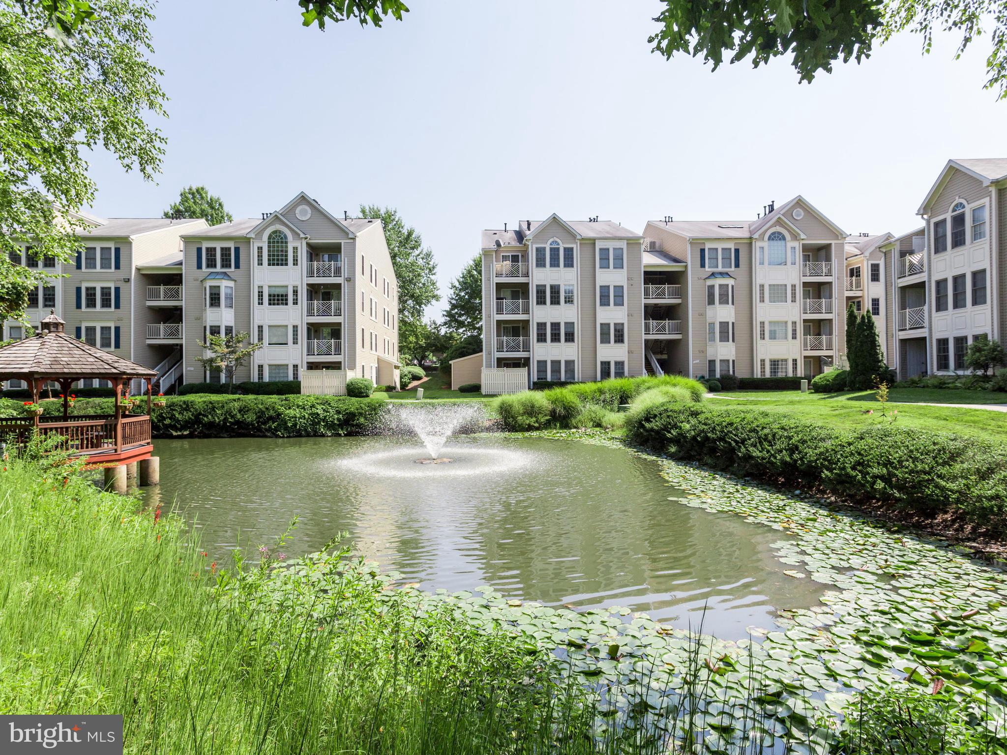 FAIRFIELD HOUSE - Residential