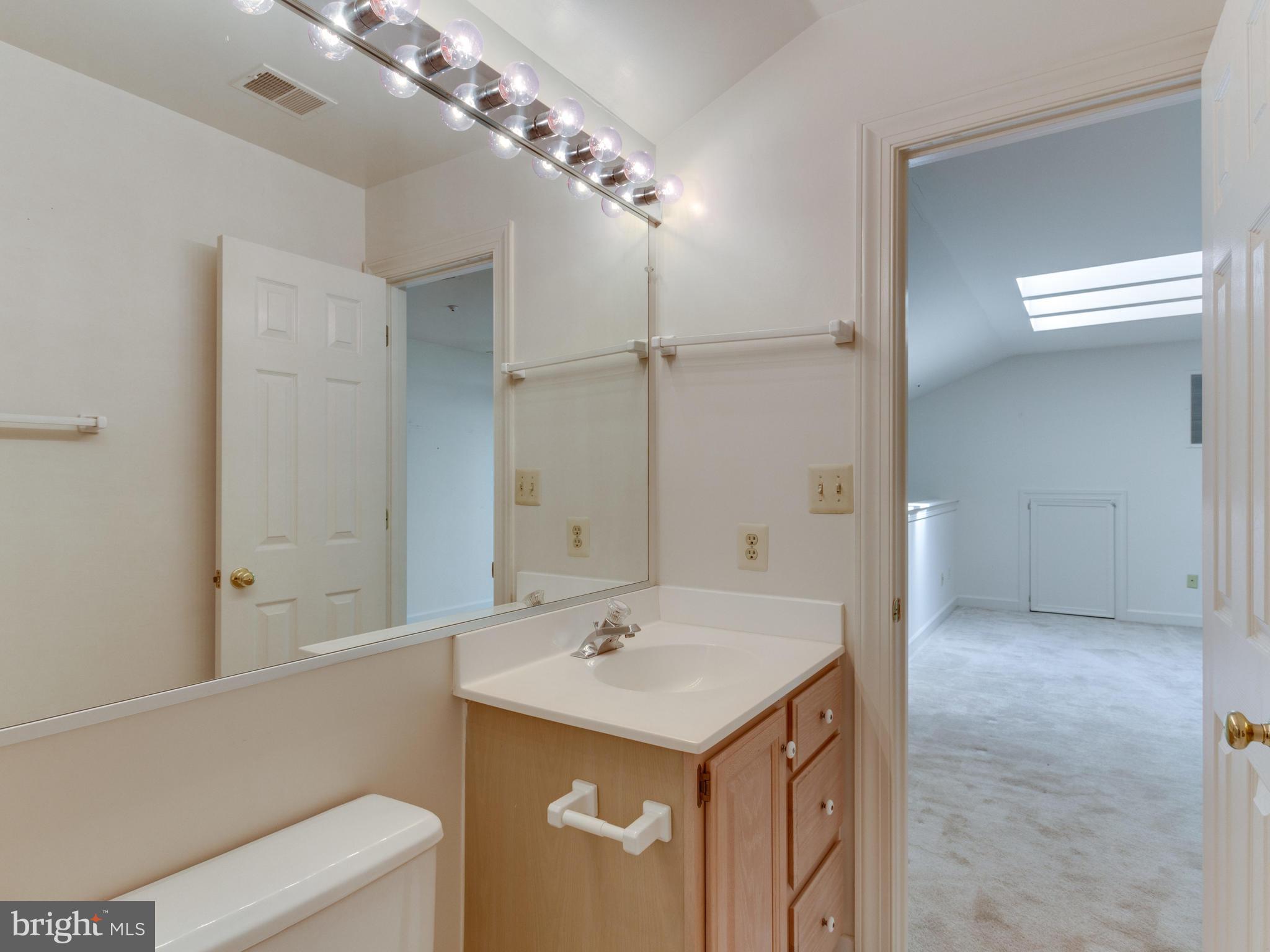 FAIRFIELD HOUSE - Residential