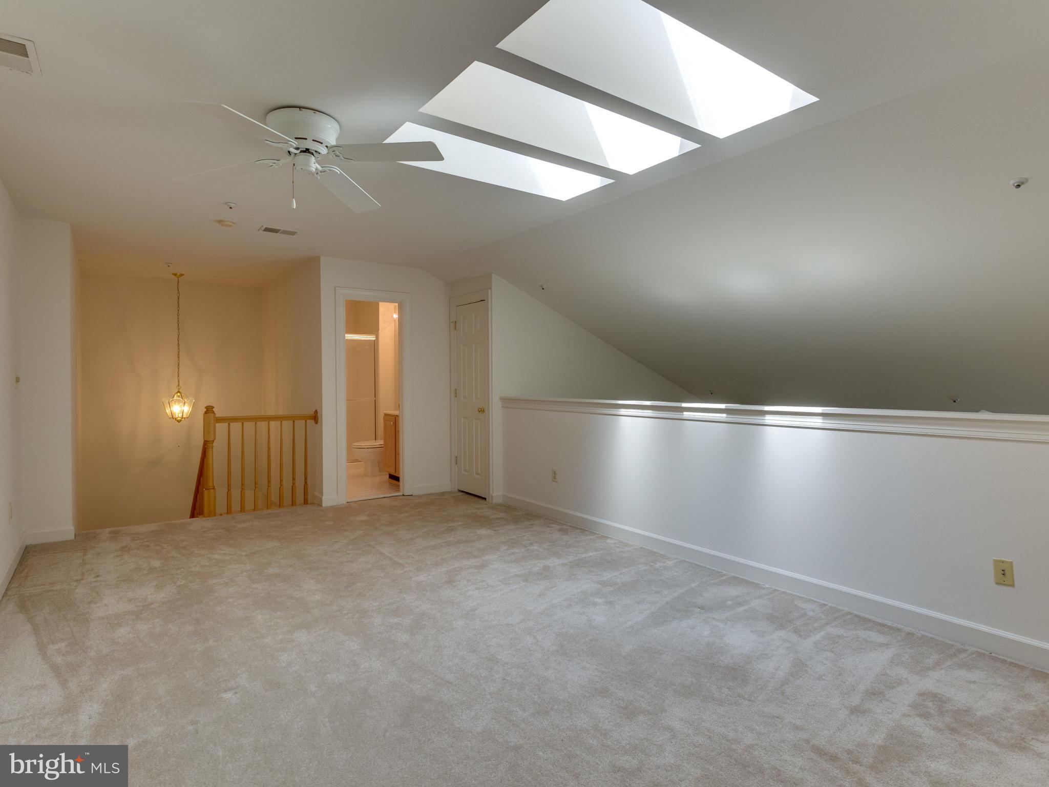 FAIRFIELD HOUSE - Residential