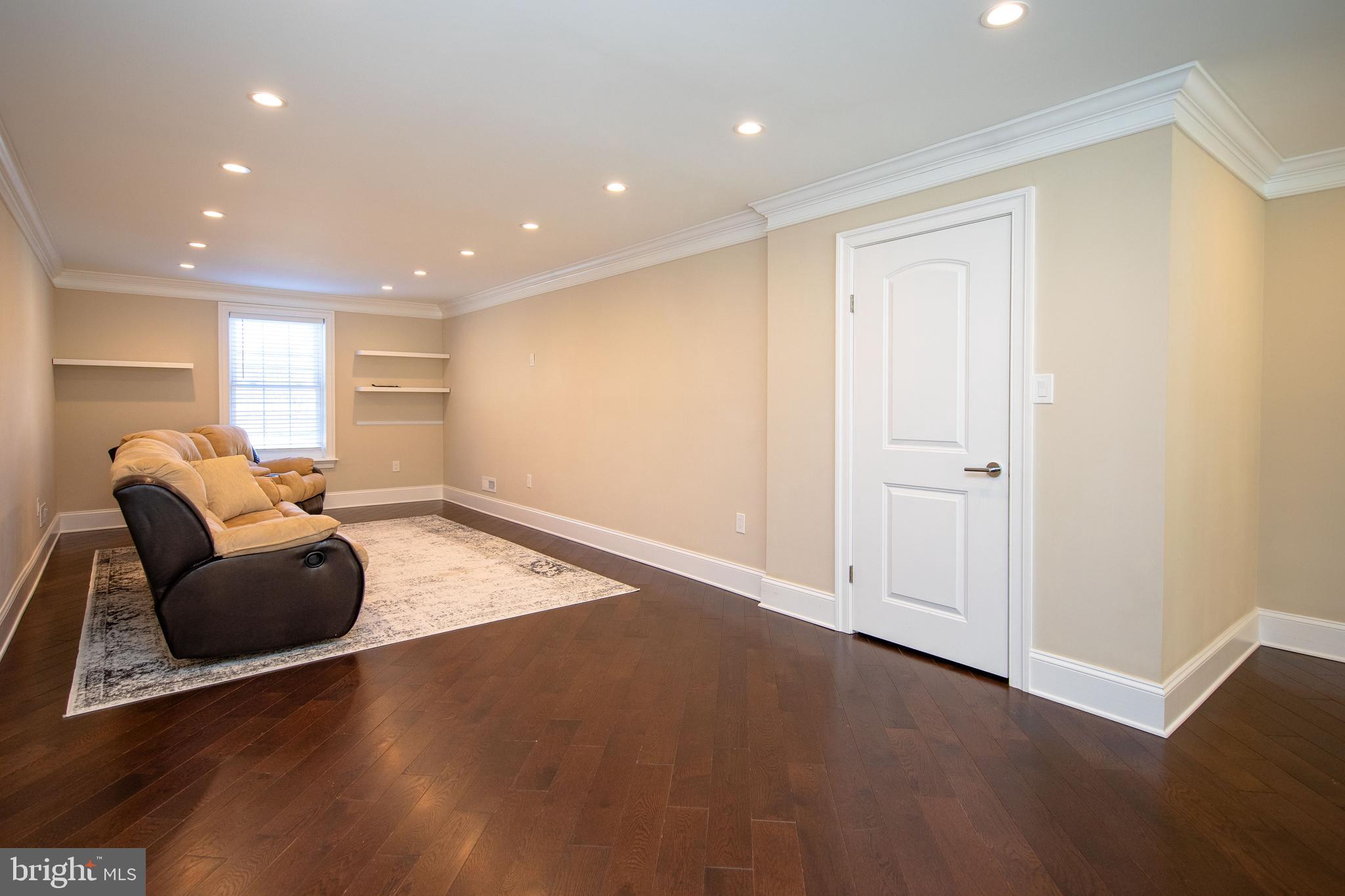 000 - Residential Lease