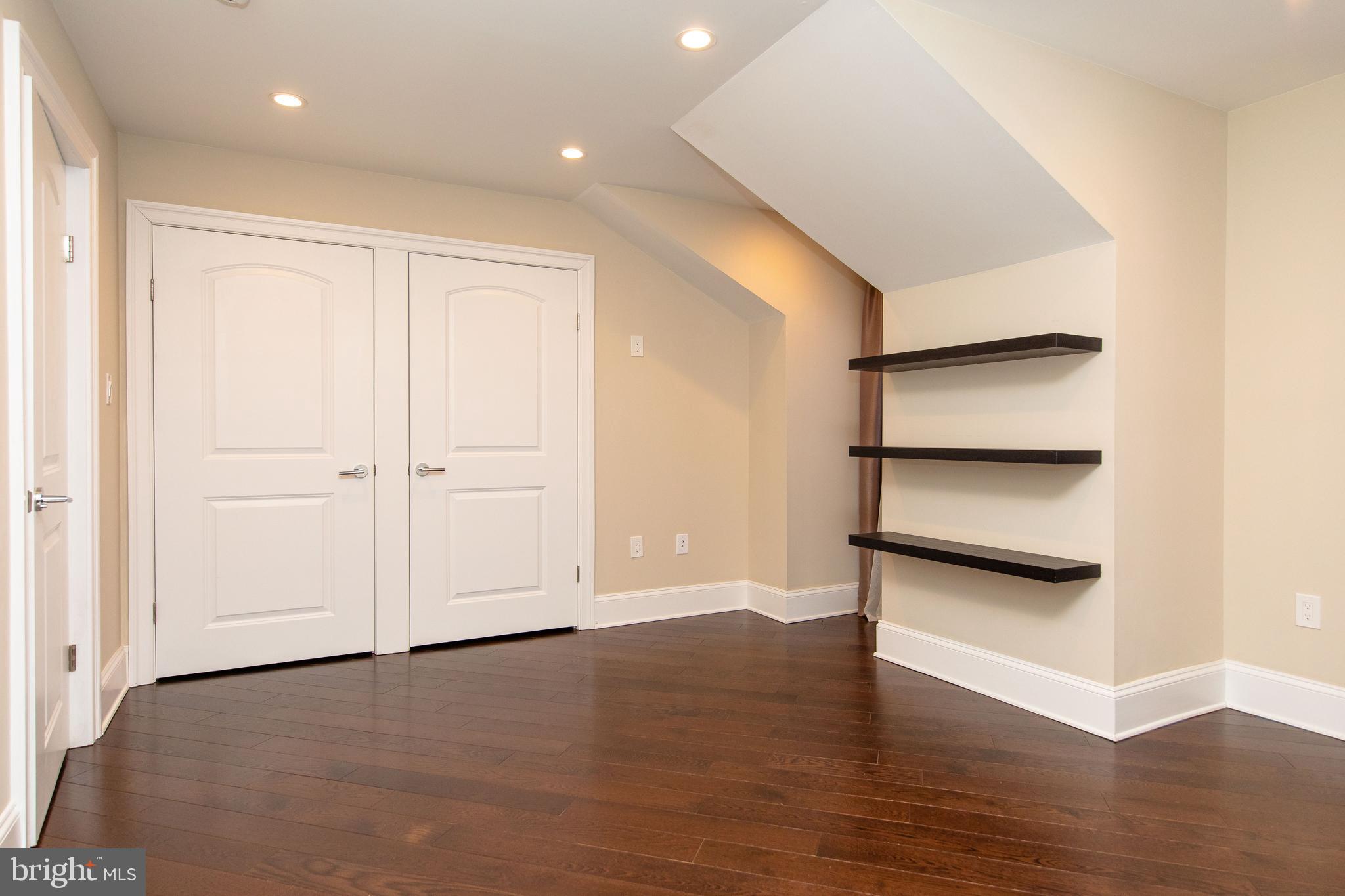 000 - Residential Lease