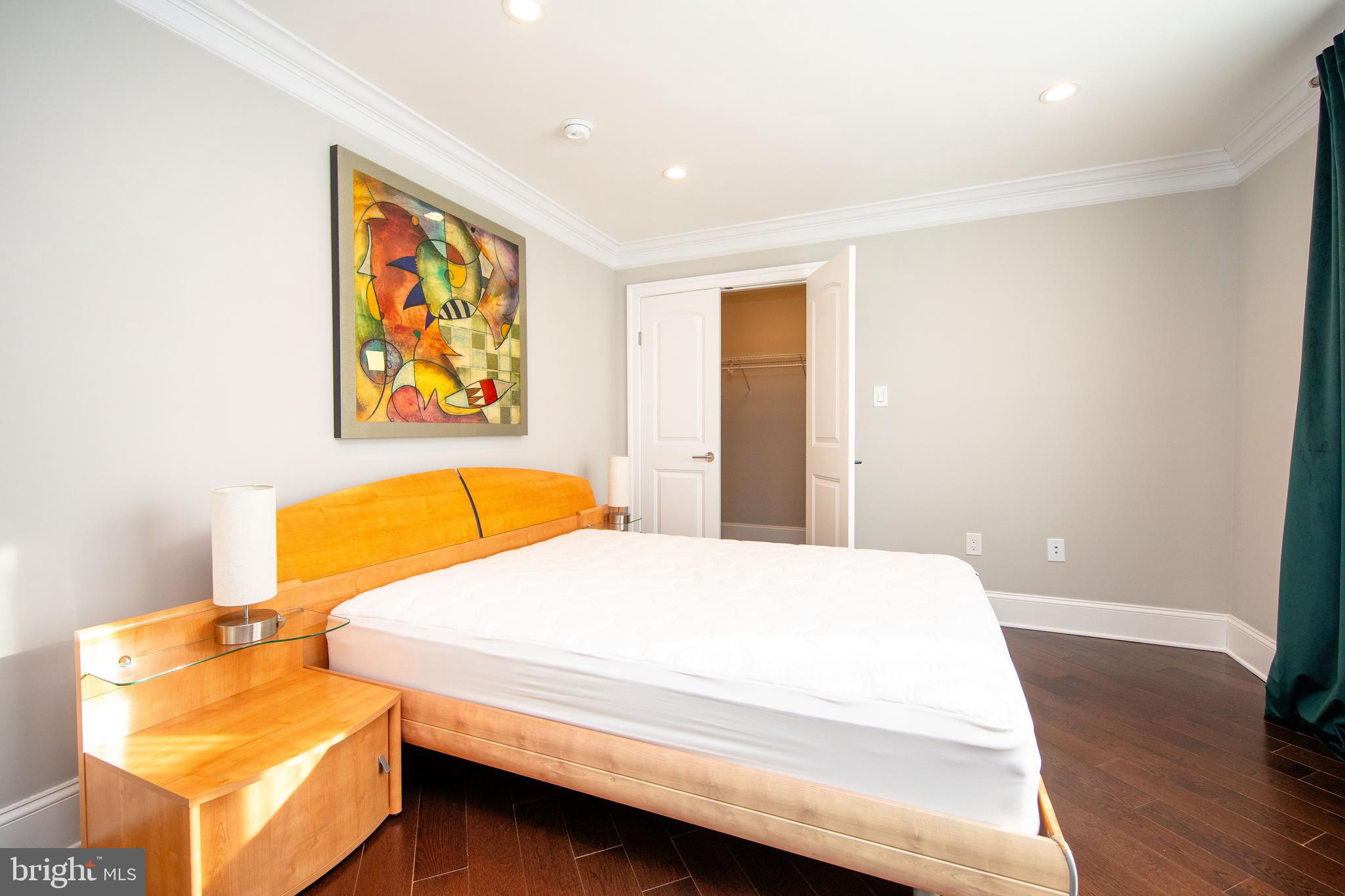 000 - Residential Lease