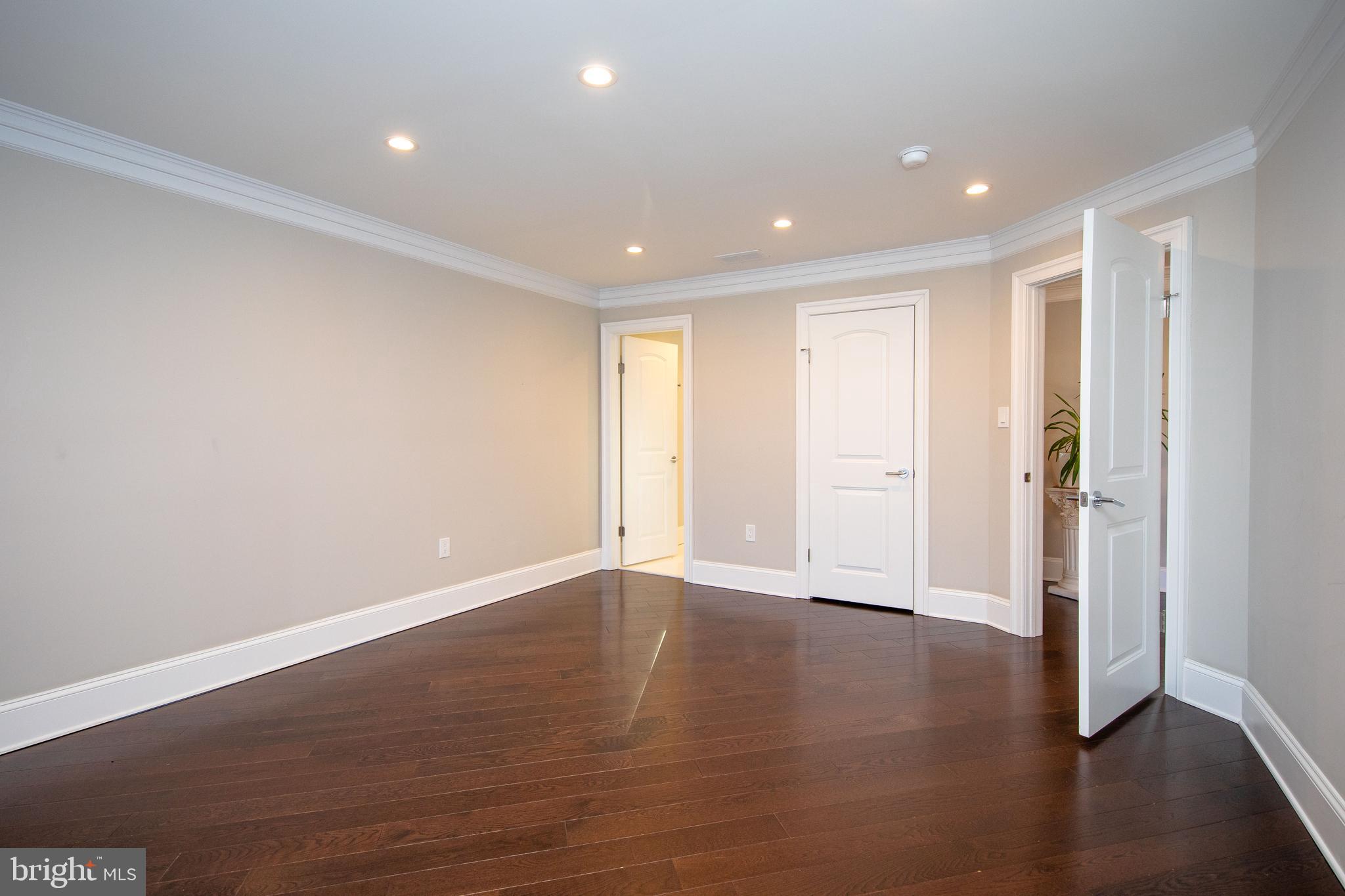 000 - Residential Lease