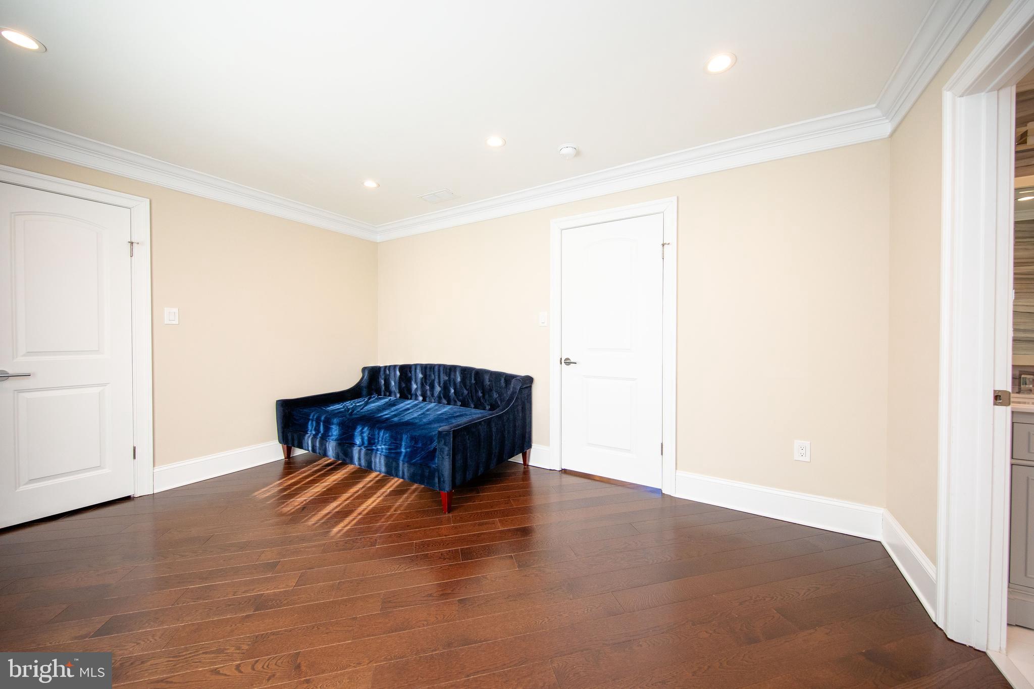 000 - Residential Lease