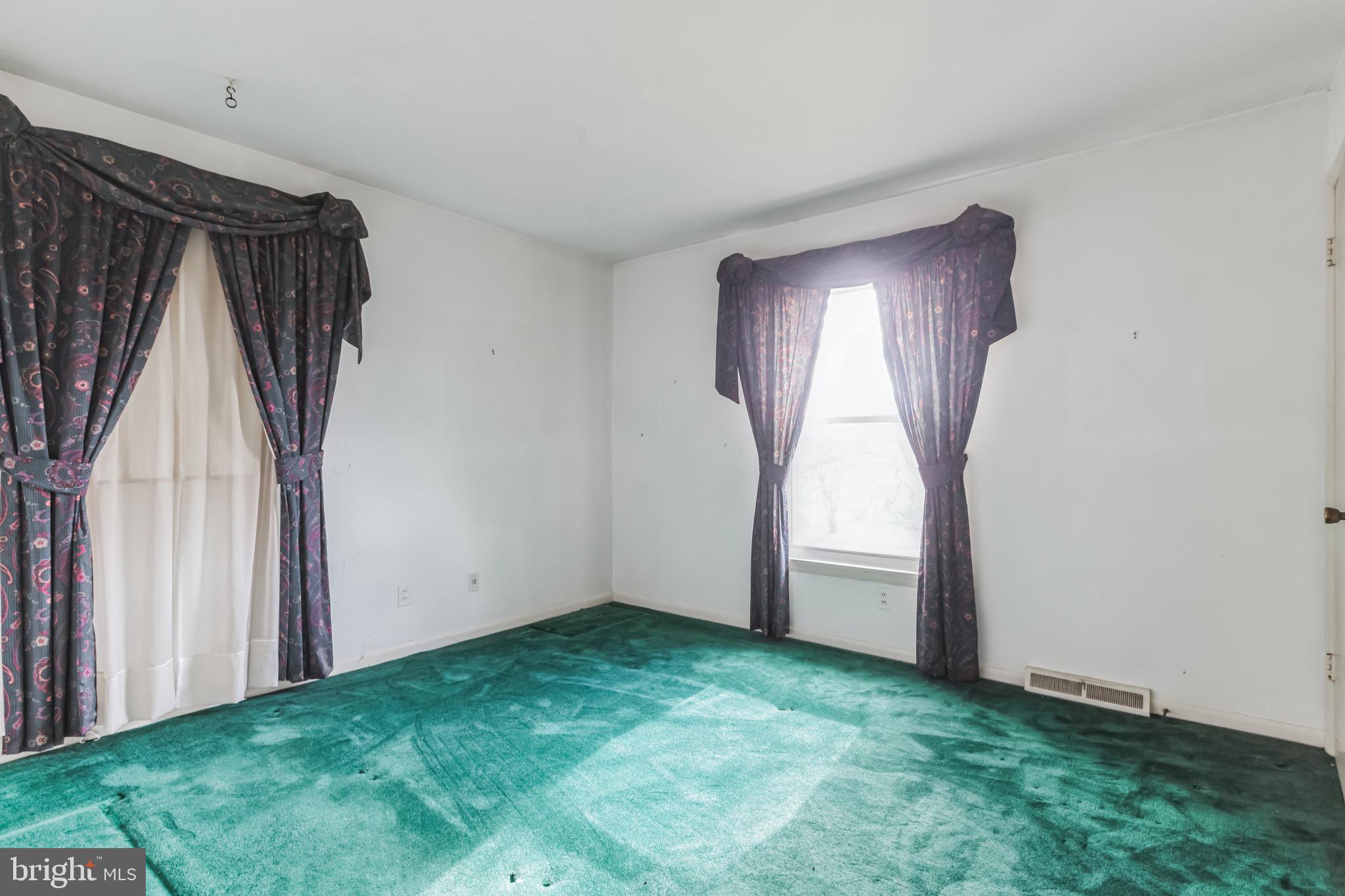 WINDSOR MILL - Residential