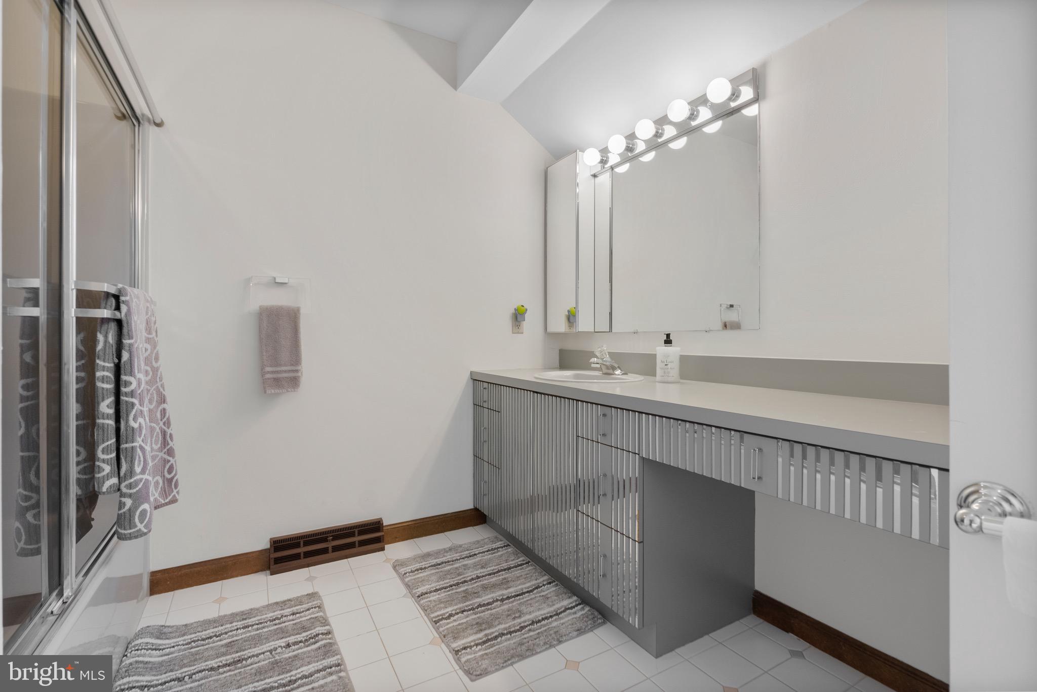 NON AVAILABLE - Residential