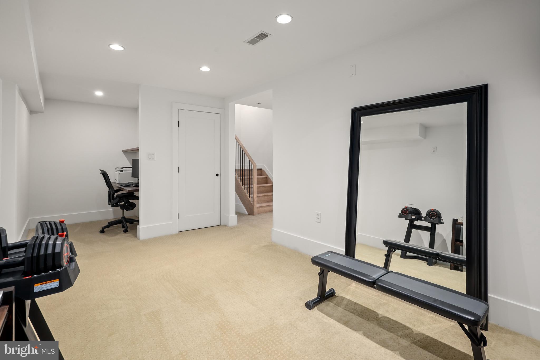 RIVER CREEK - Residential