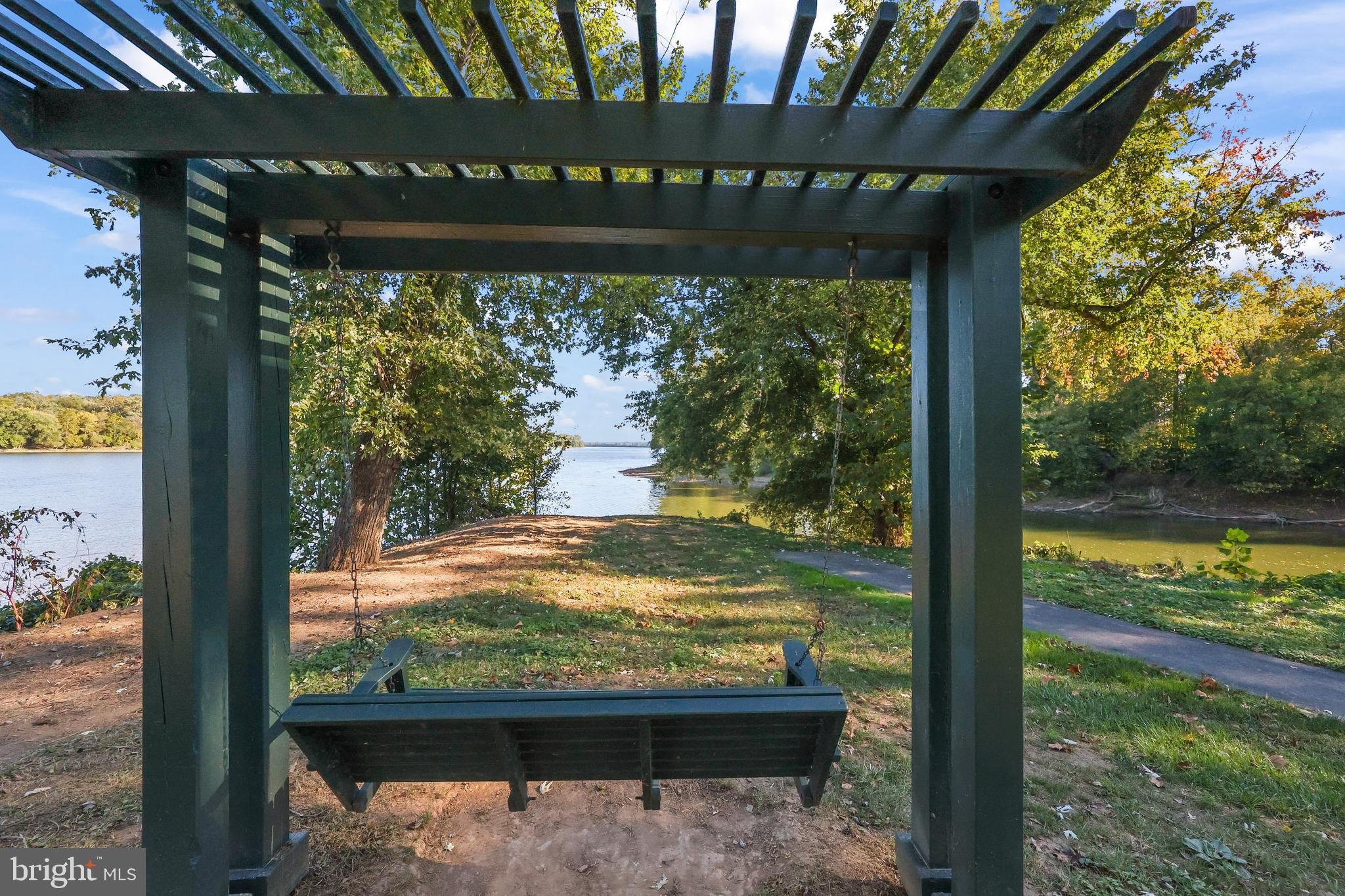 RIVER CREEK - Residential