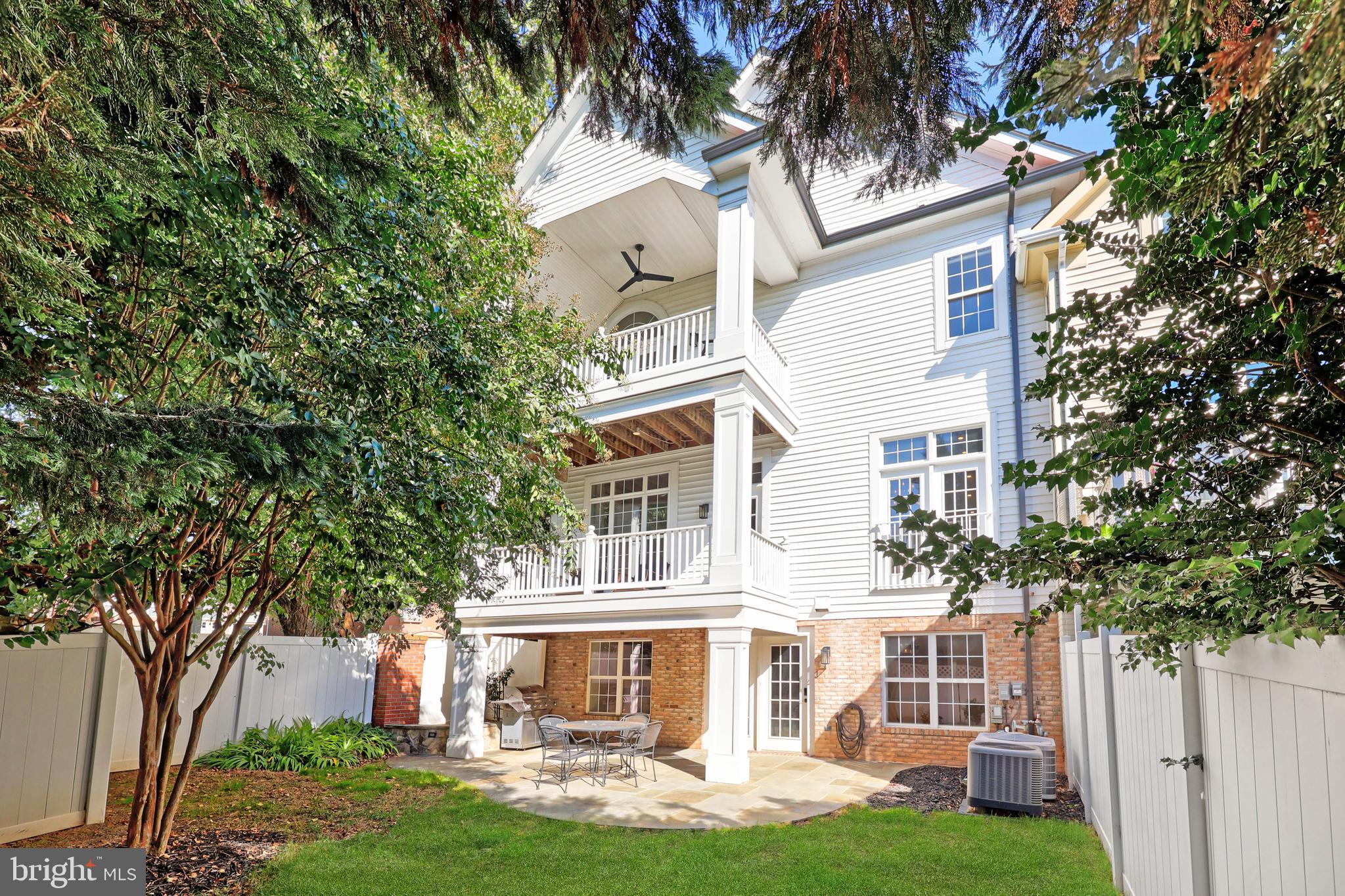 RIVER CREEK - Residential