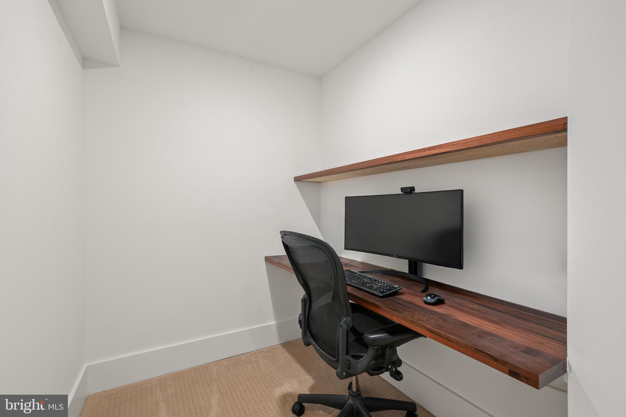 RIVER CREEK - Residential