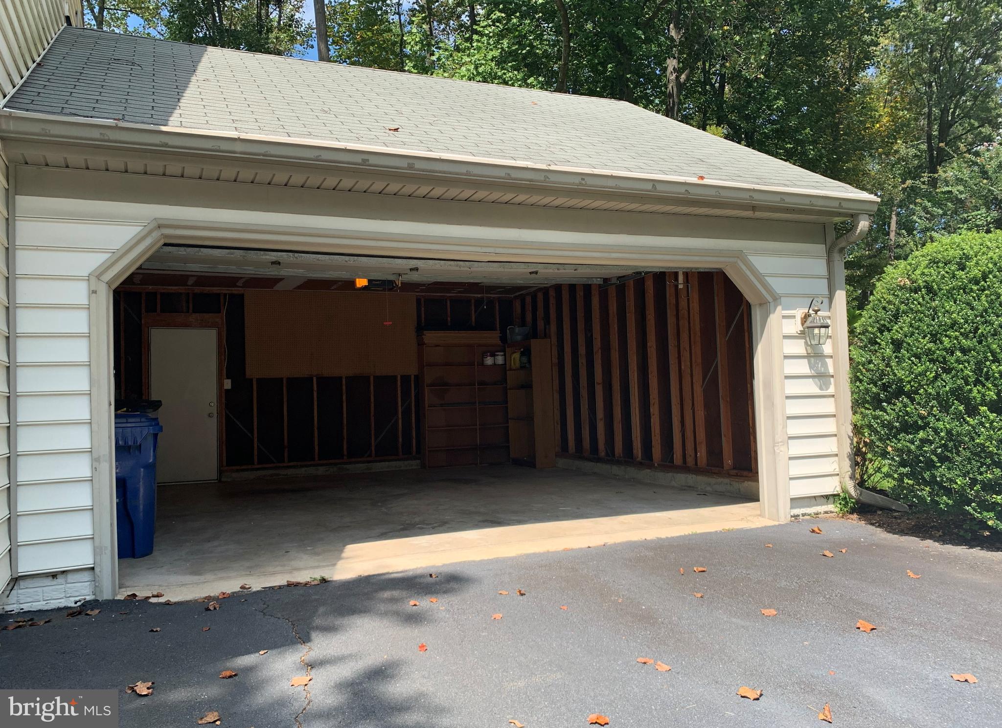 SIGNAL HILL - Residential Lease