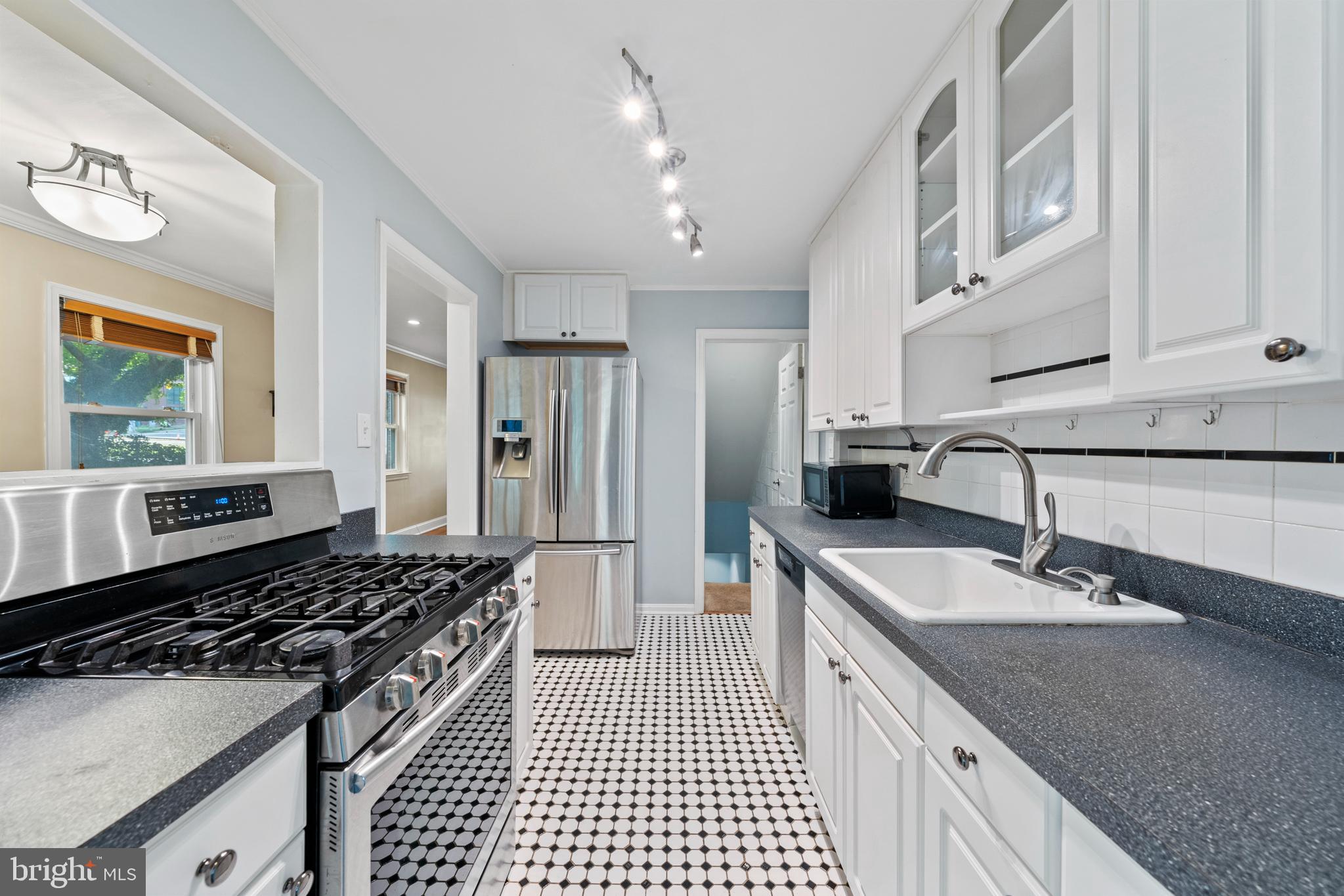 HUNTINGTON - Residential Lease