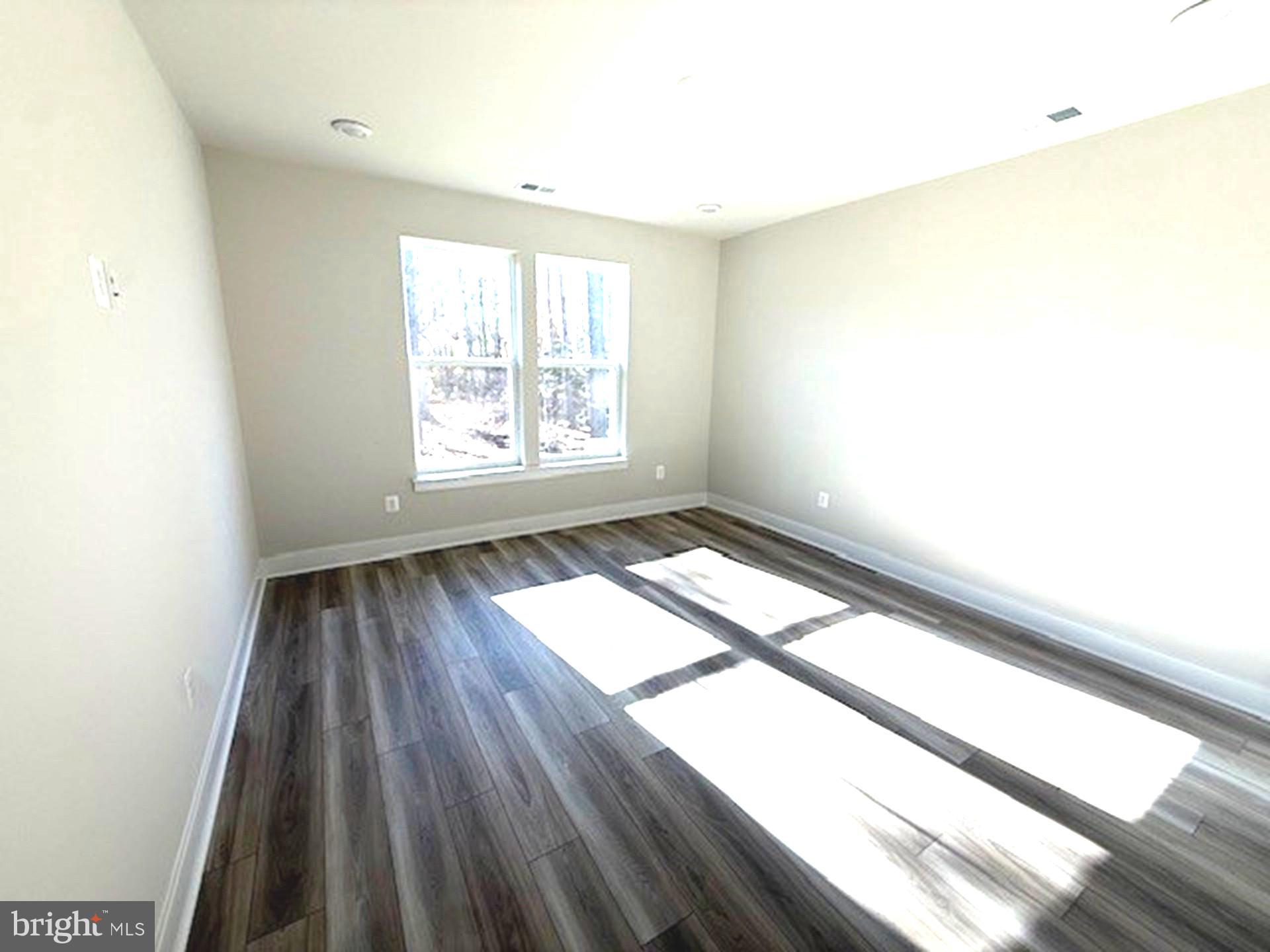 SILVER WOODS - Residential