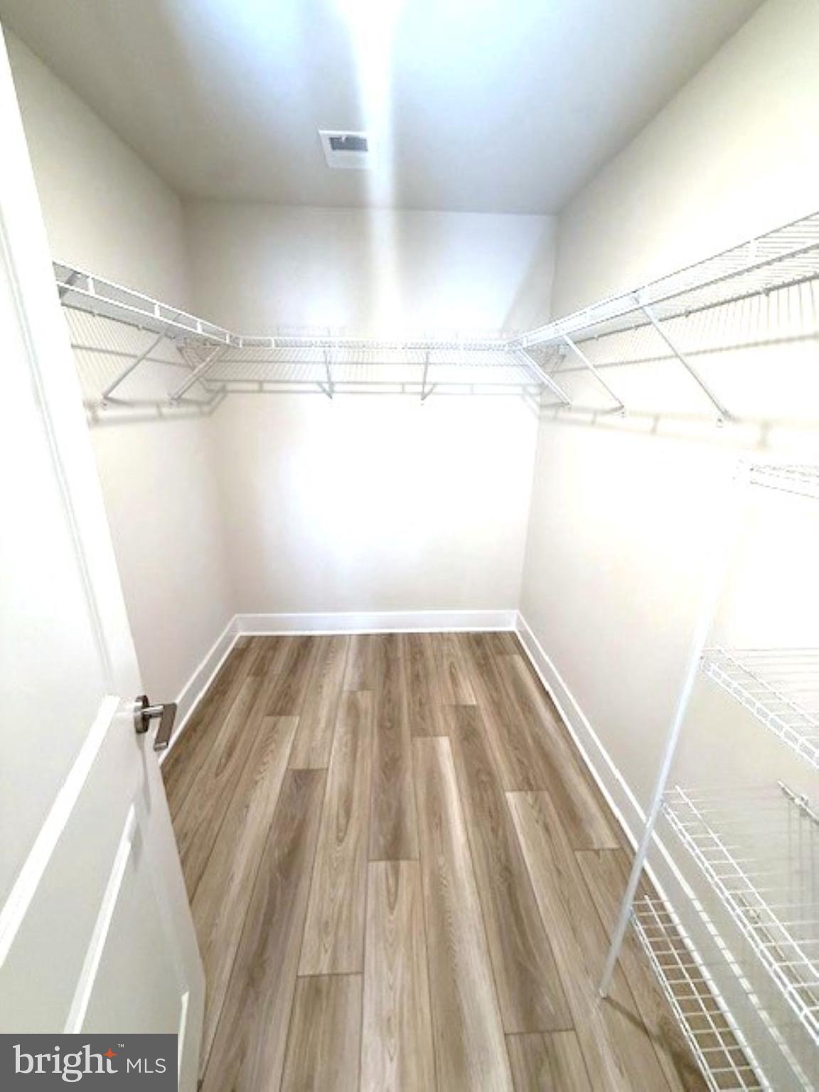 SILVER WOODS - Residential