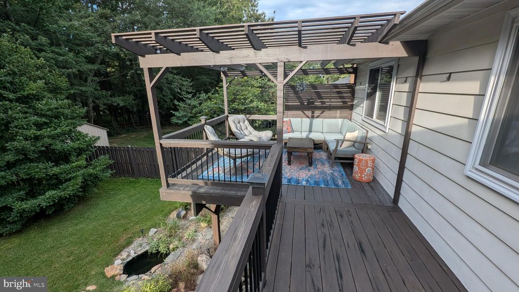 Photo of 621 Piping Rock Drive, SILVER SPRING, MD 20905 (MLS # MDMC2203146)