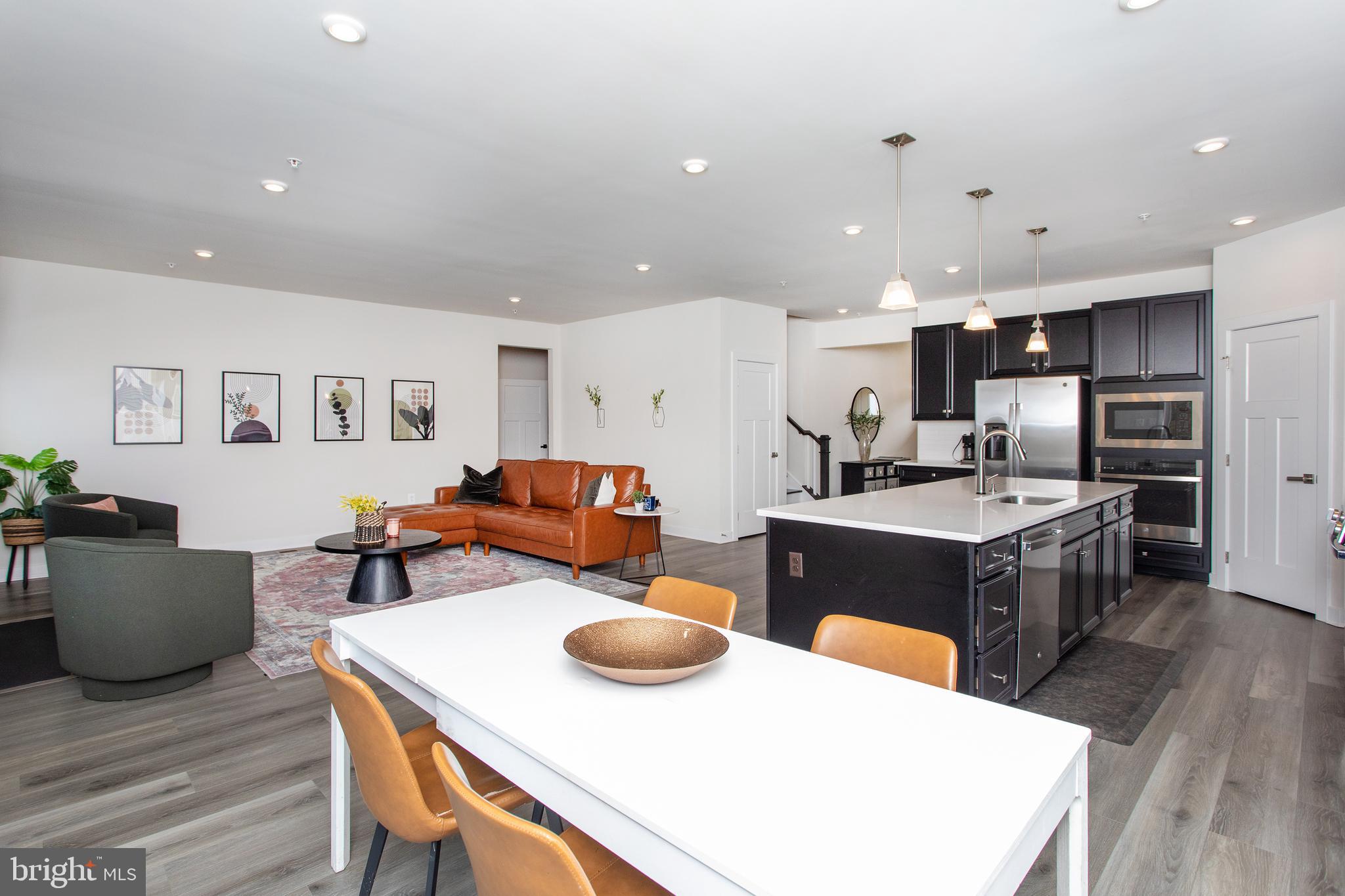 BRENTWOOD - Residential