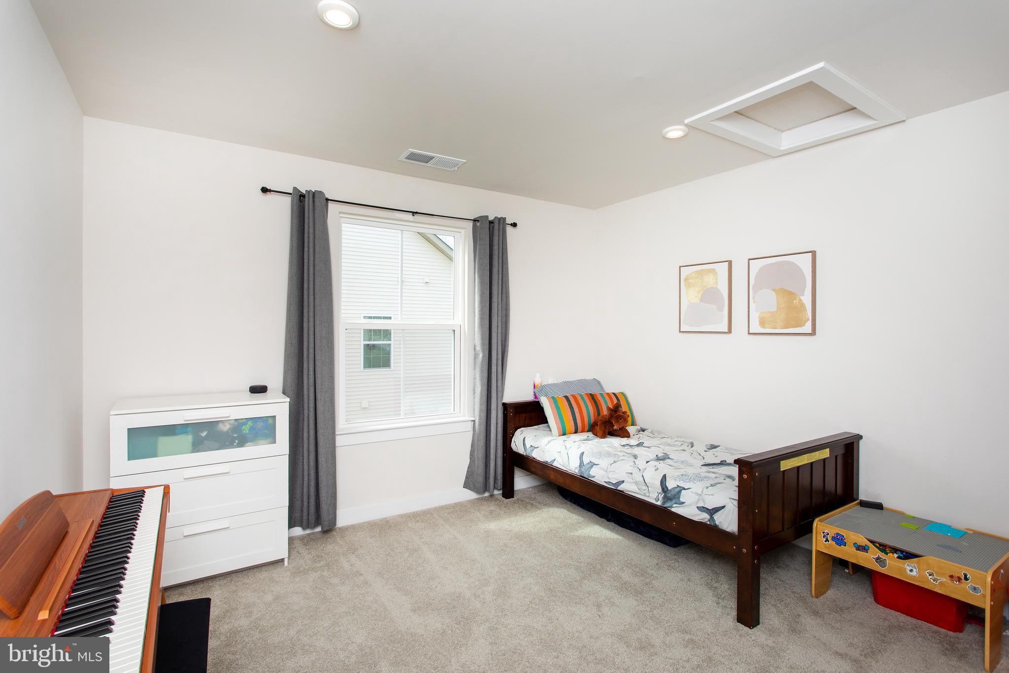 BRENTWOOD - Residential