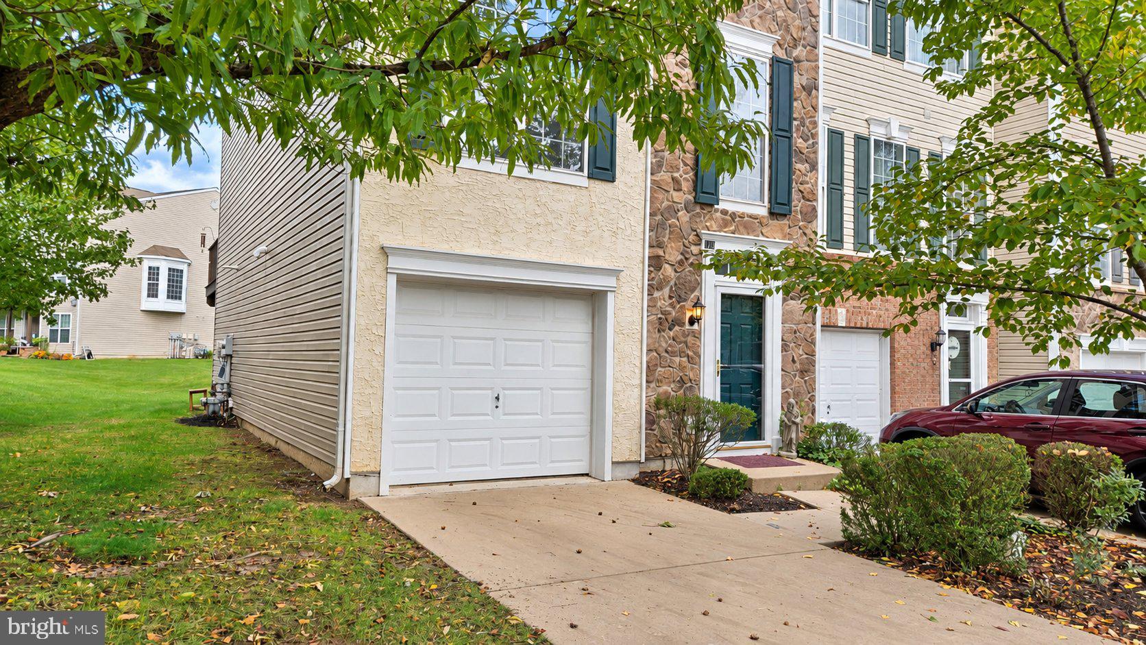 129 HUDSON DRIVE