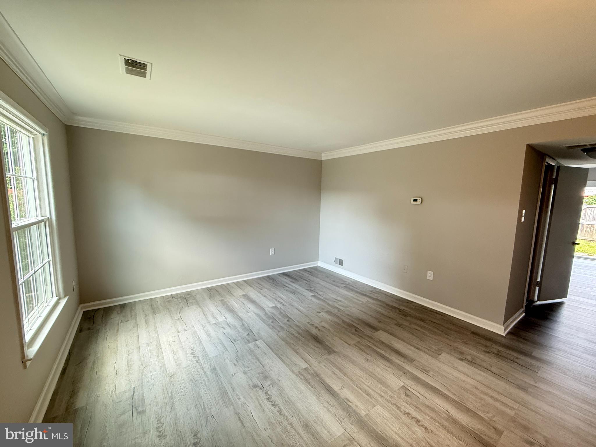 VILLAGE GATE - Residential