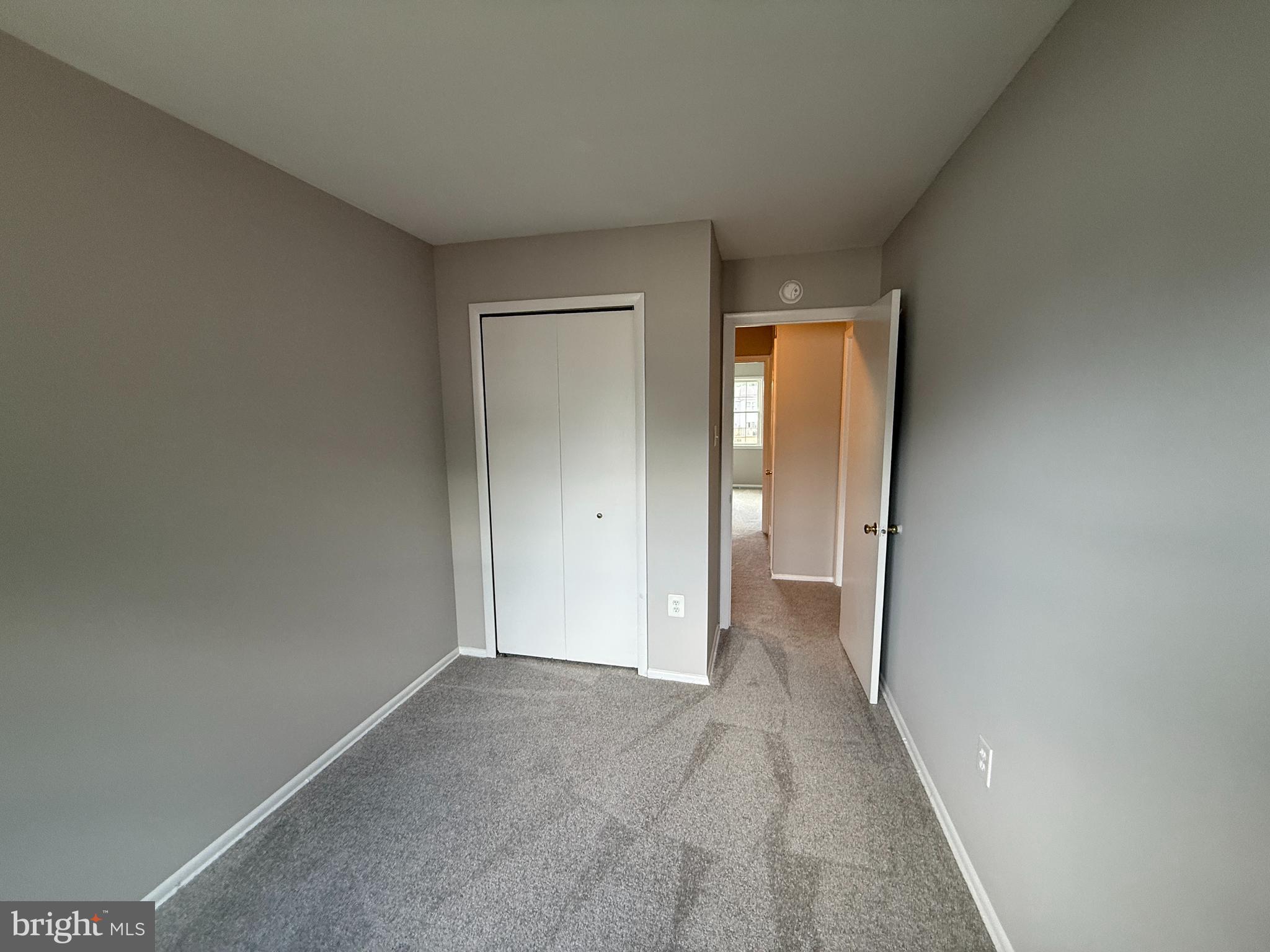 VILLAGE GATE - Residential