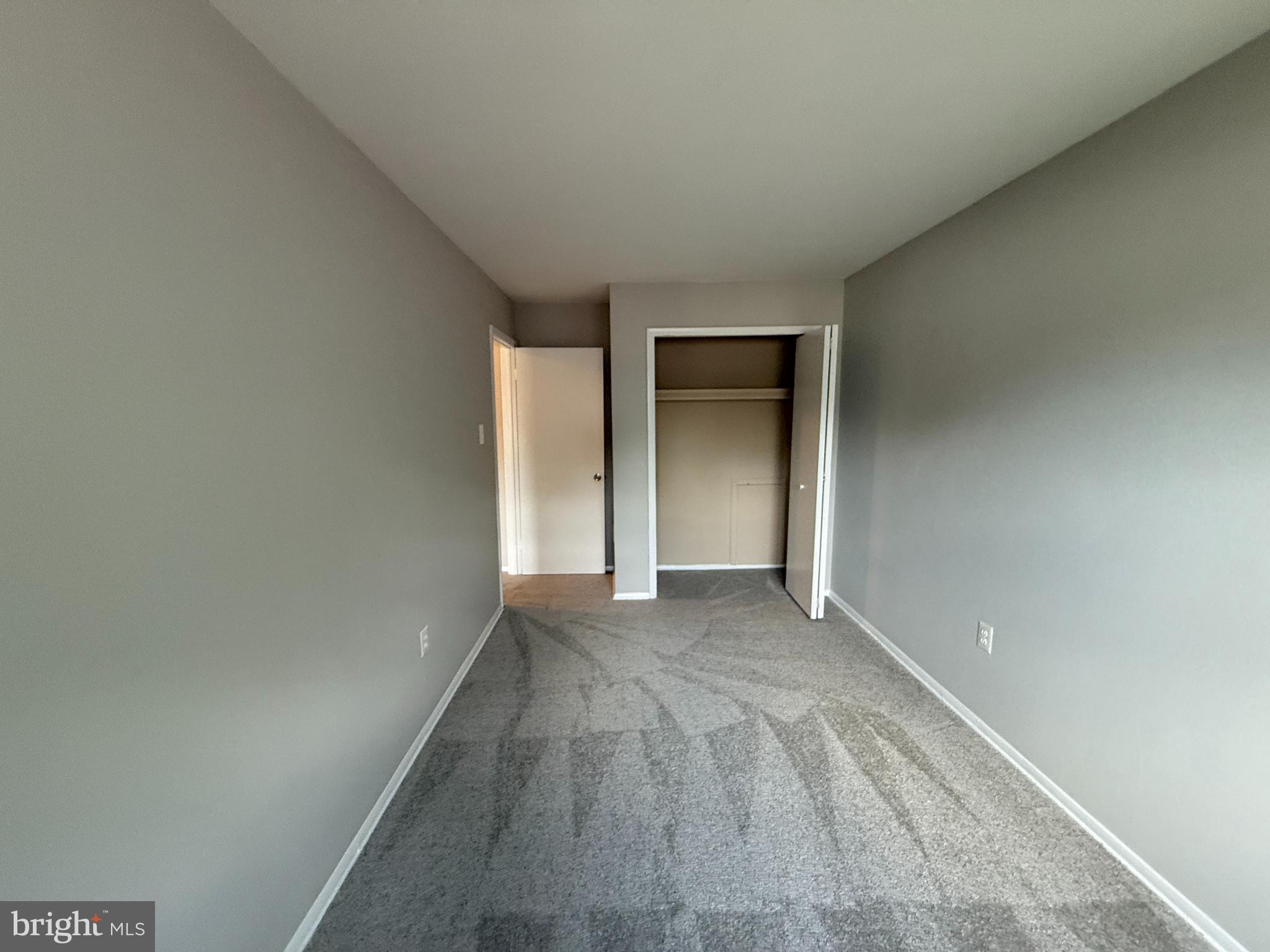 VILLAGE GATE - Residential