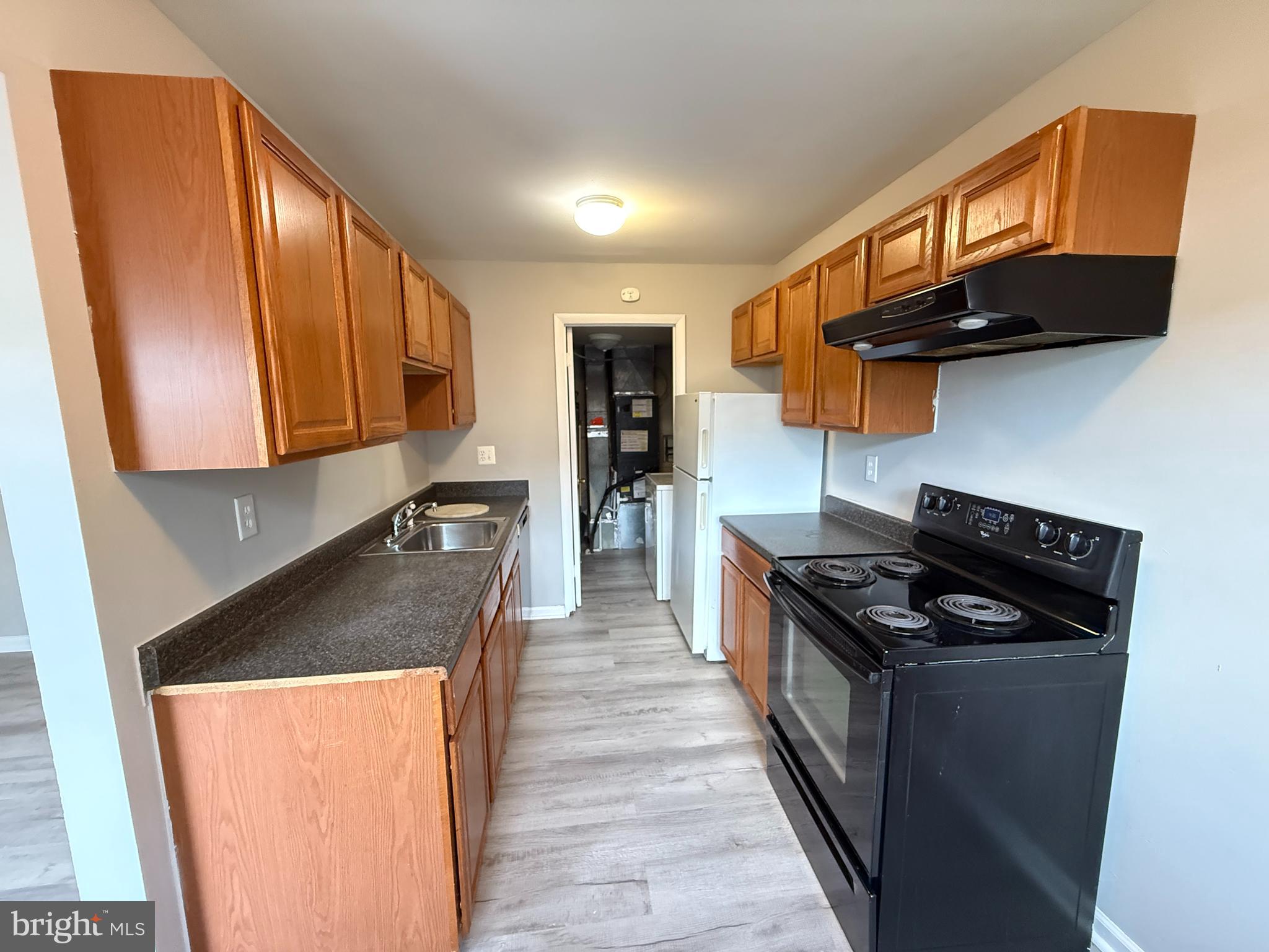 VILLAGE GATE - Residential