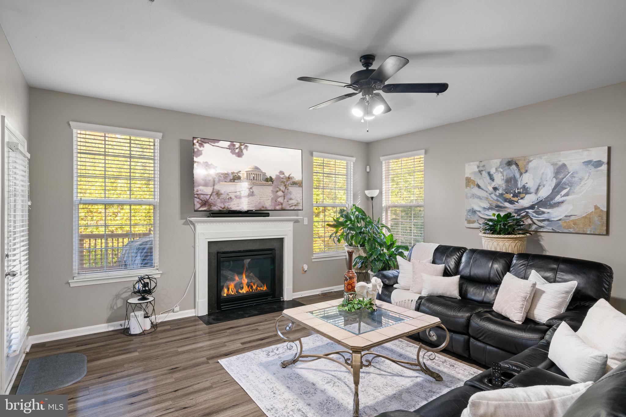 EAGLES POINTE - Residential