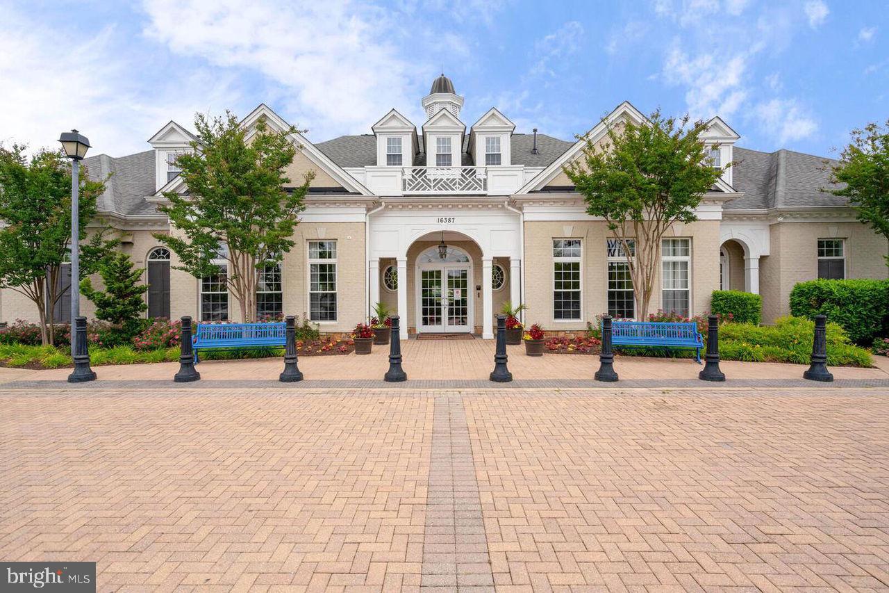 EAGLES POINTE - Residential