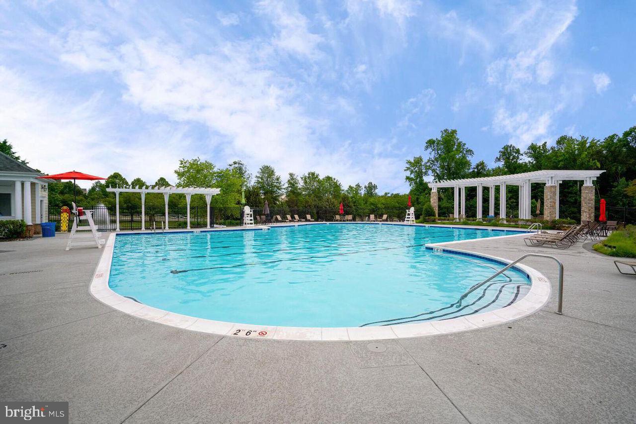 EAGLES POINTE - Residential