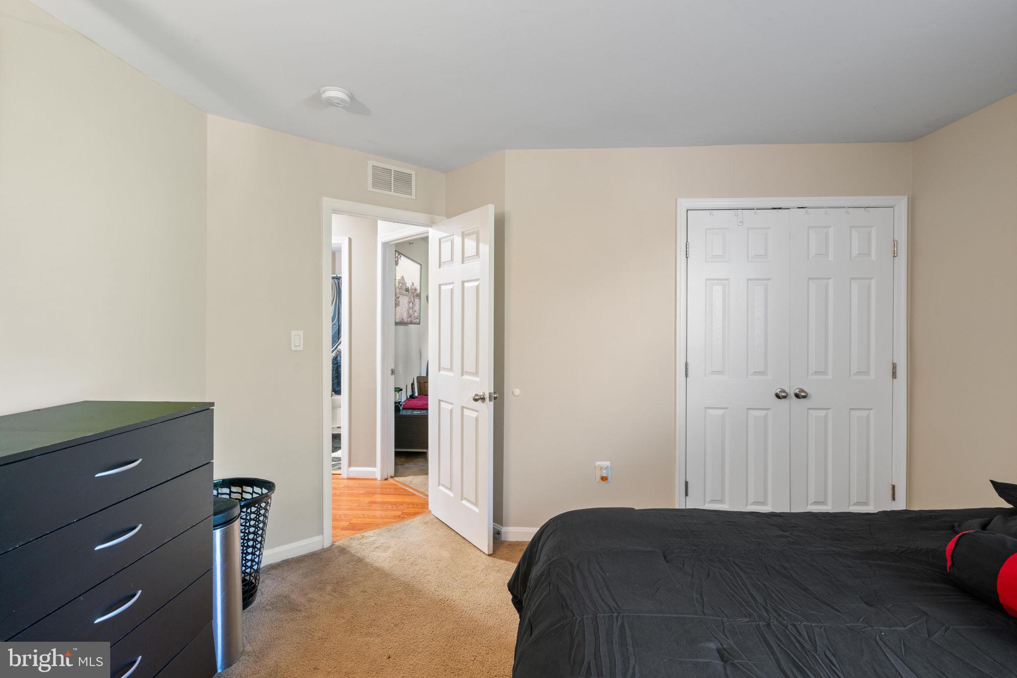 EAGLES POINTE - Residential