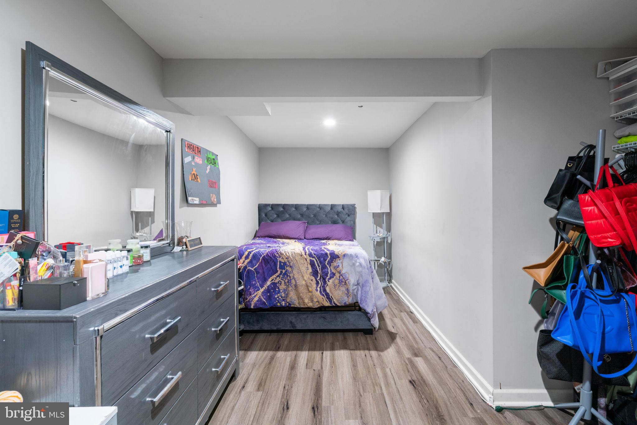 EAGLES POINTE - Residential