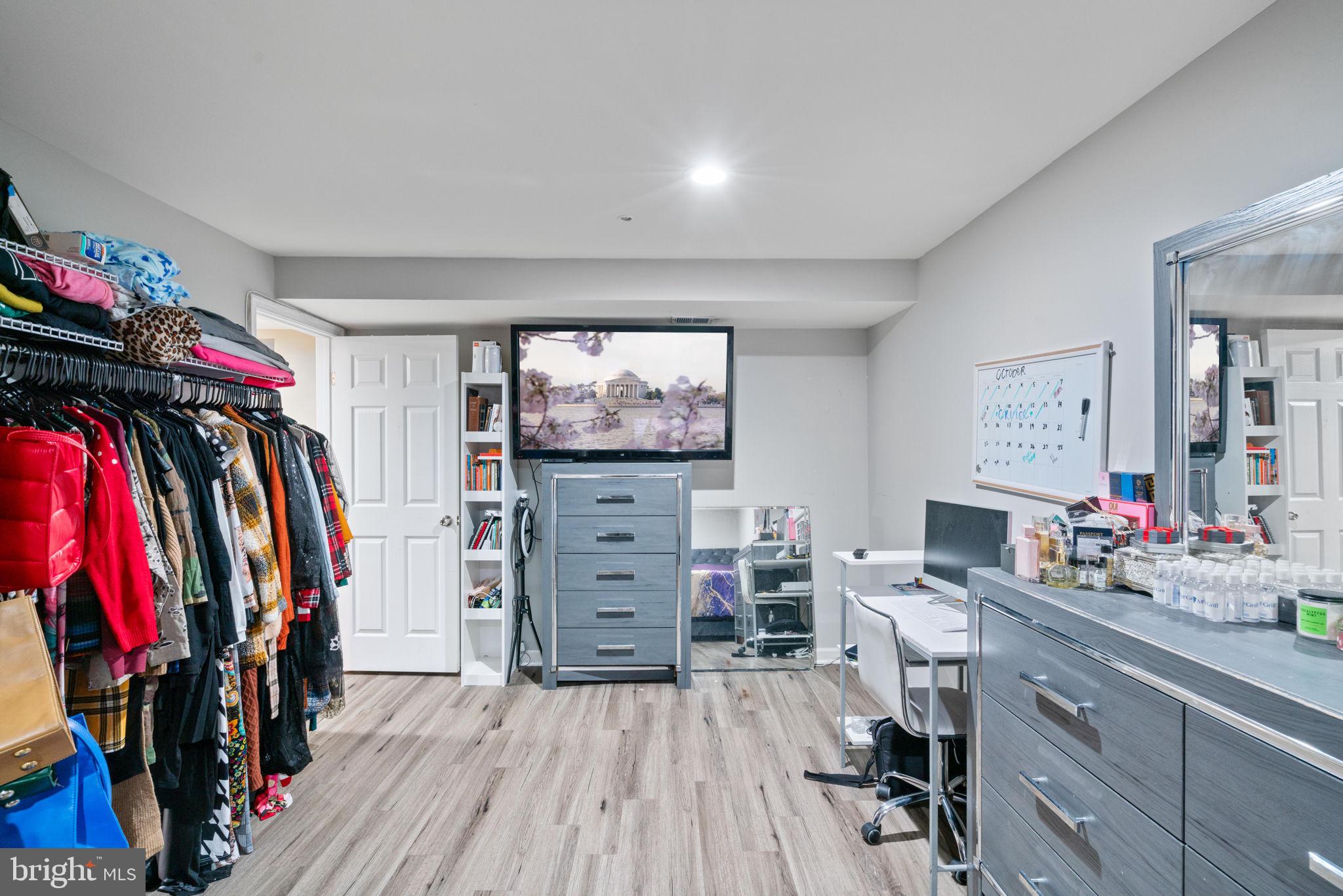 EAGLES POINTE - Residential