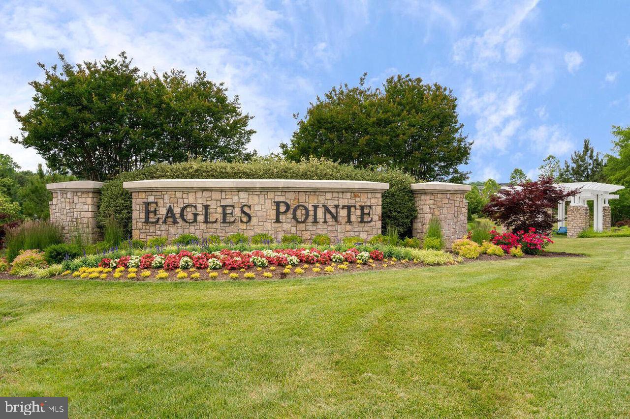 EAGLES POINTE - Residential