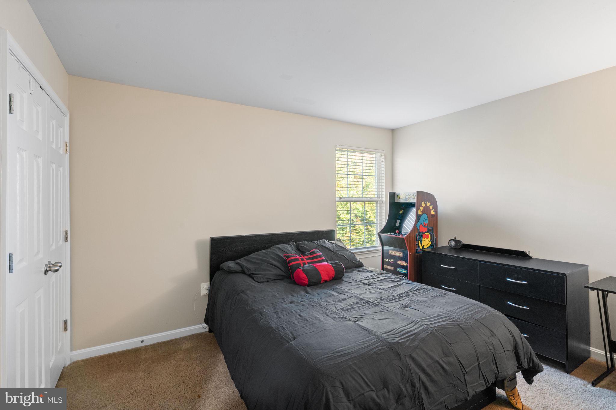 EAGLES POINTE - Residential