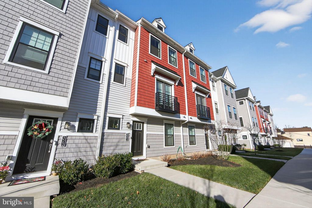 Photo of 321 Chestnut Street, COLLEGEVILLE, PA 19426 (MLS # PAMC2163704)