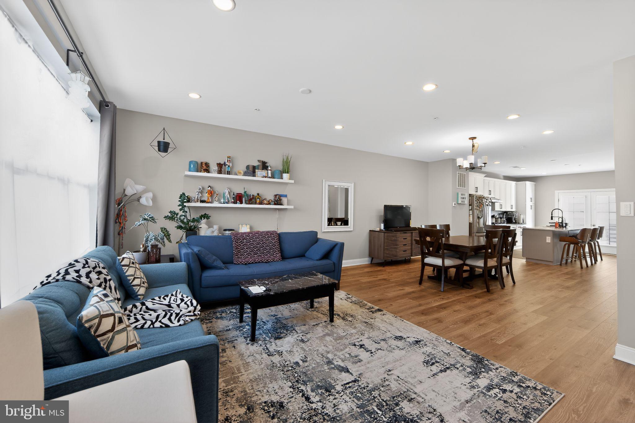 FREELAND SQUARE - Residential