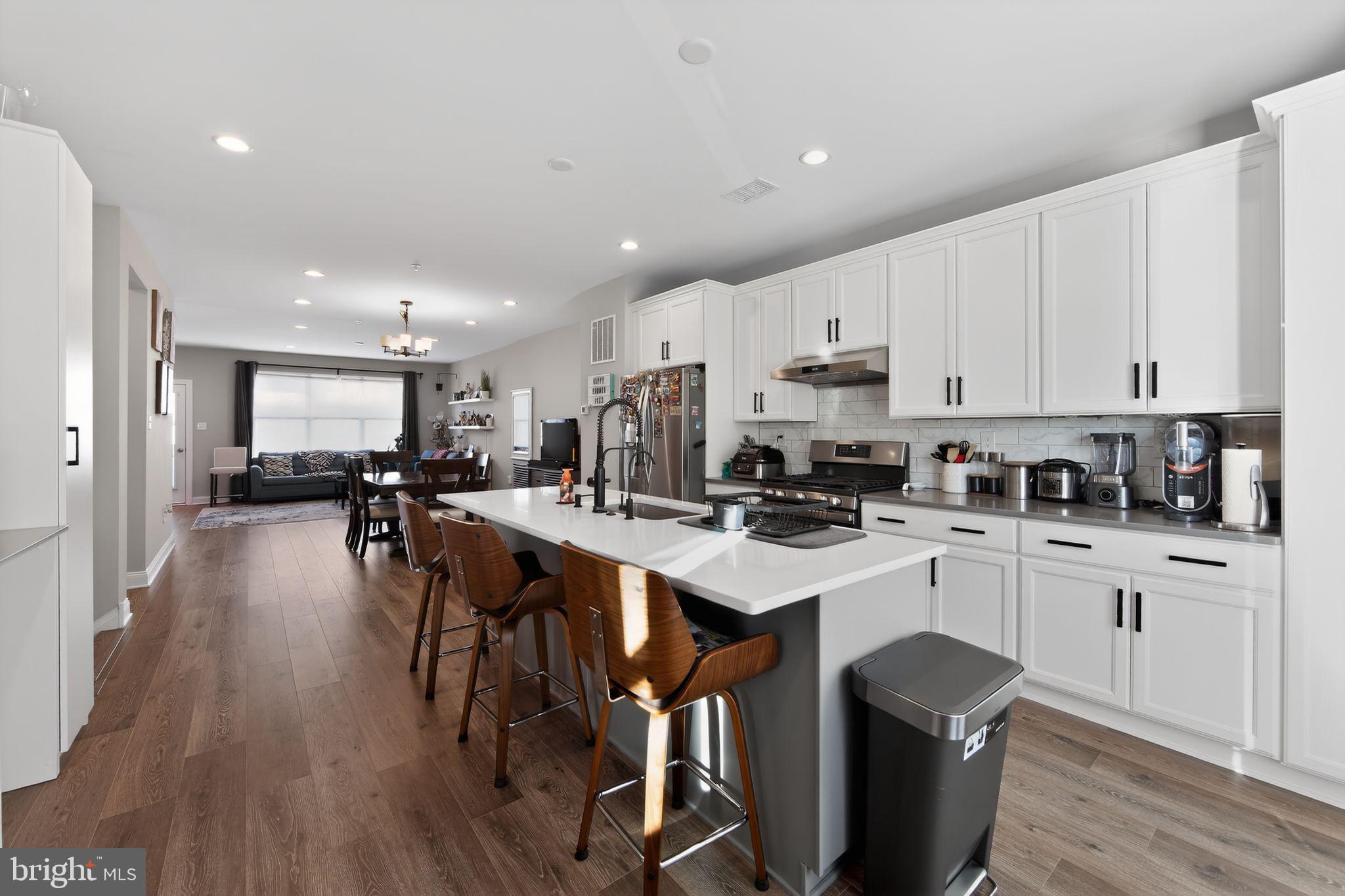 FREELAND SQUARE - Residential