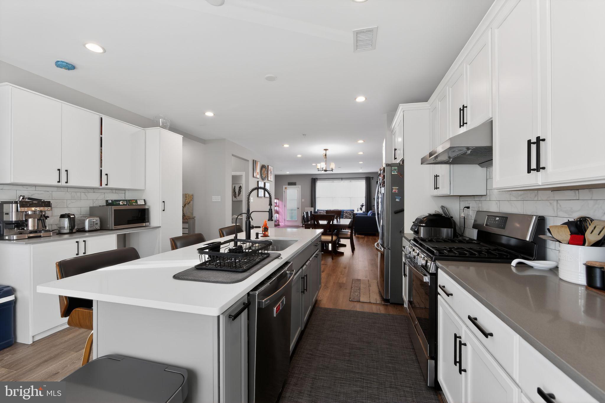 FREELAND SQUARE - Residential