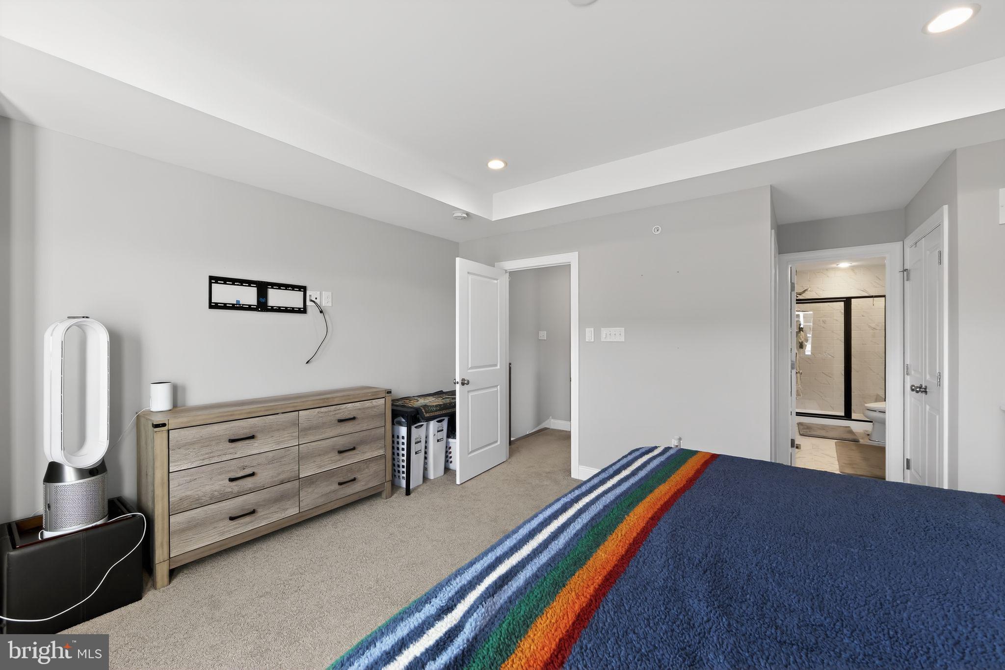 FREELAND SQUARE - Residential