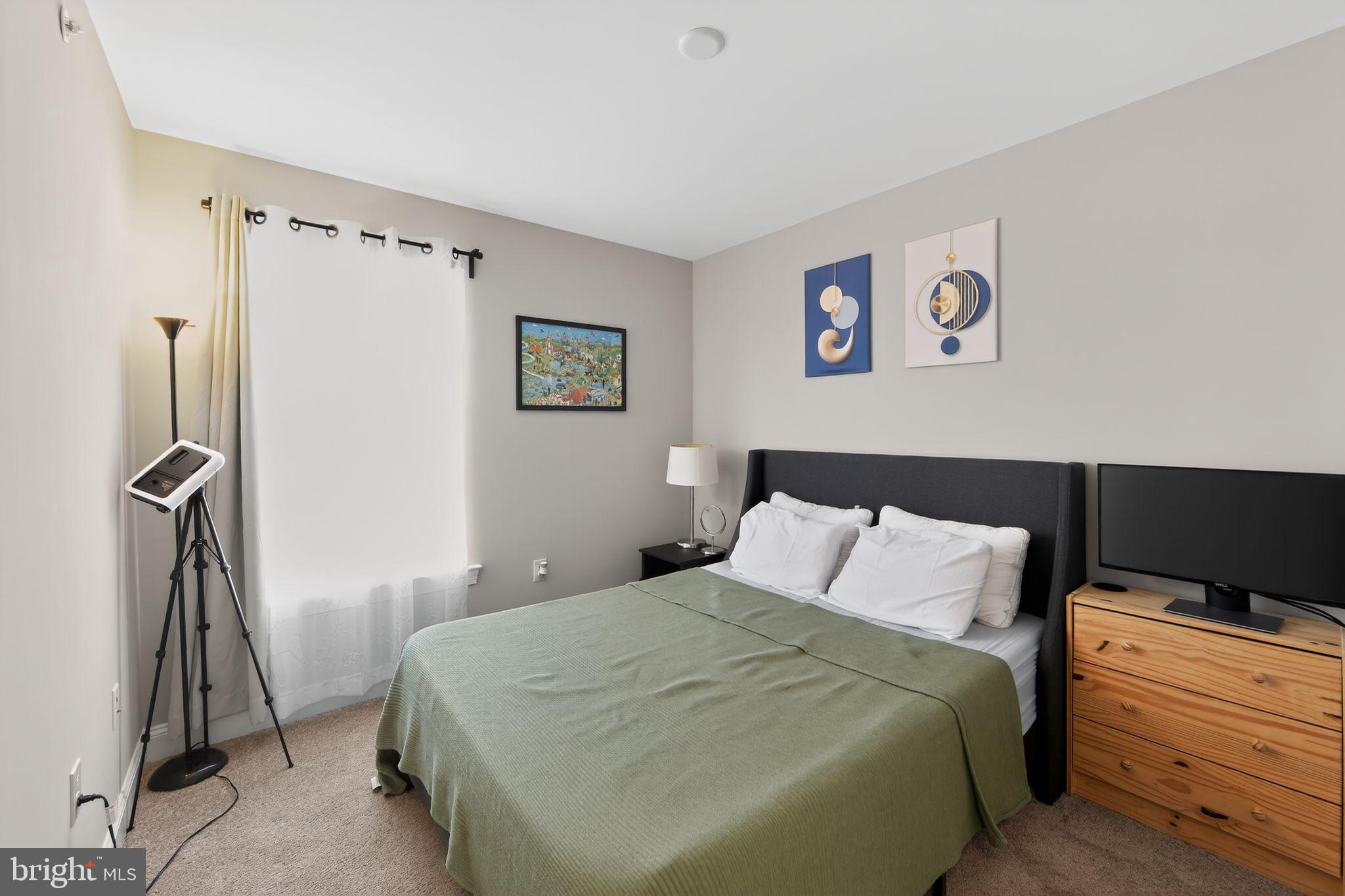 FREELAND SQUARE - Residential