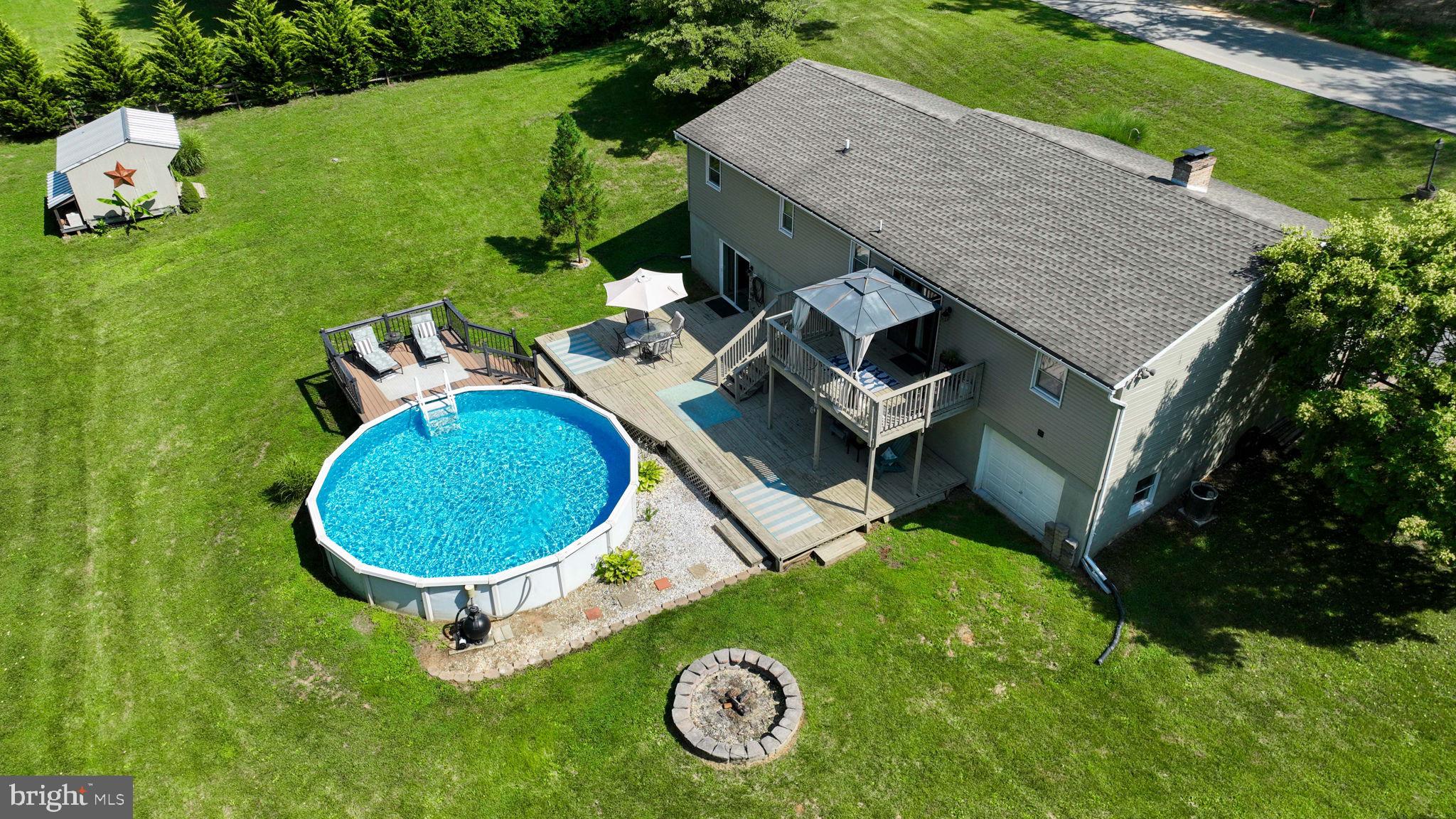888 COUNTRY LANE