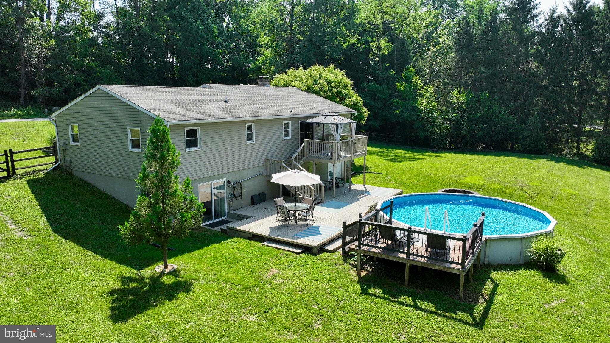 888 COUNTRY LANE
