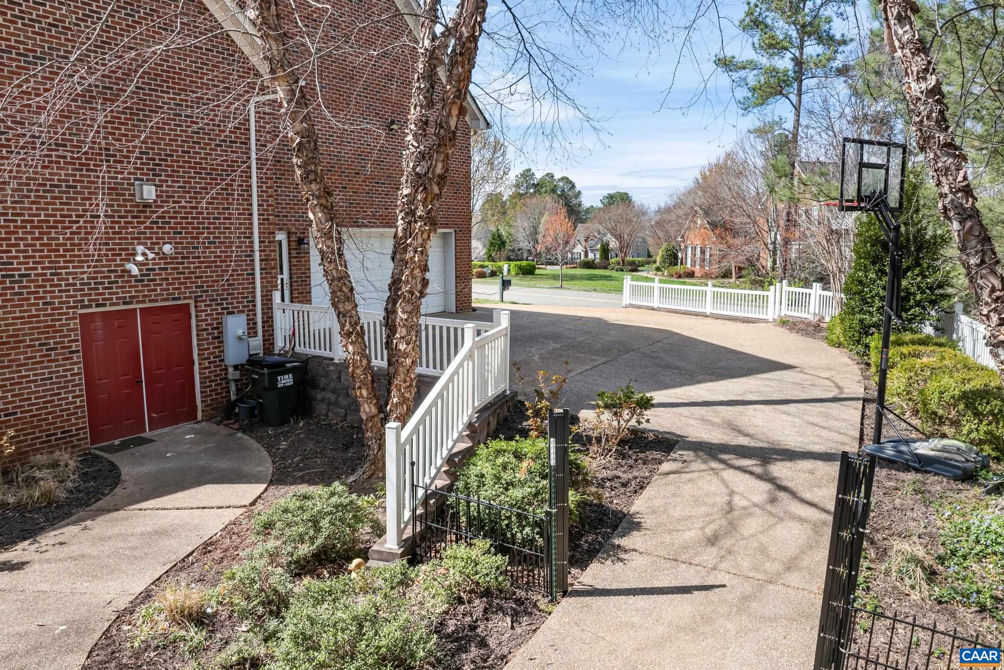 SPRING CREEK - Residential