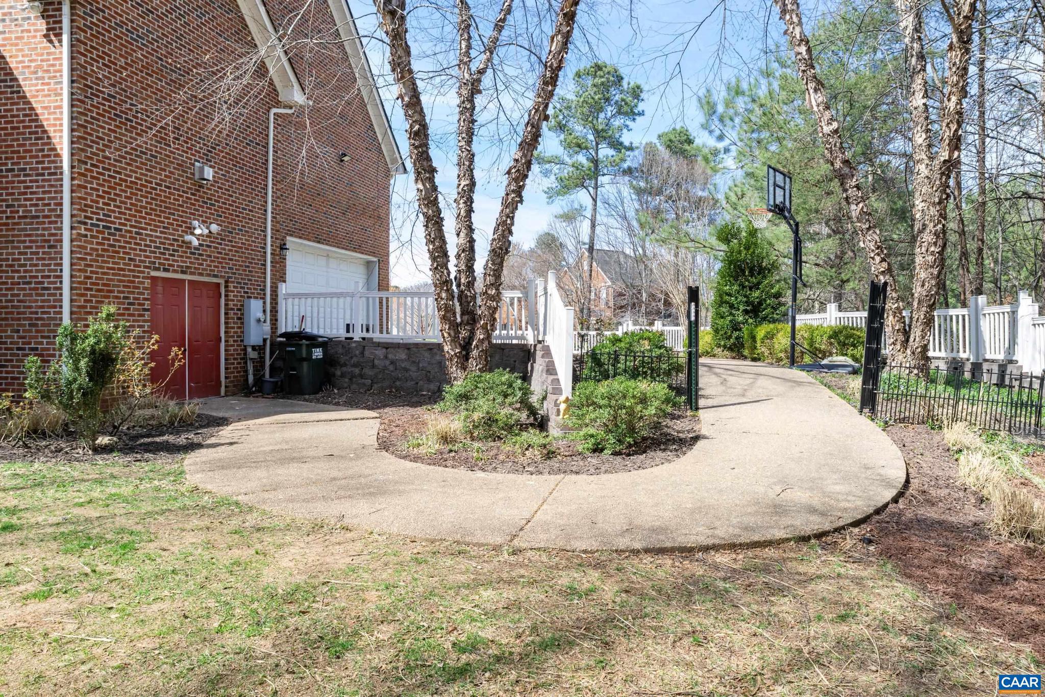 SPRING CREEK - Residential