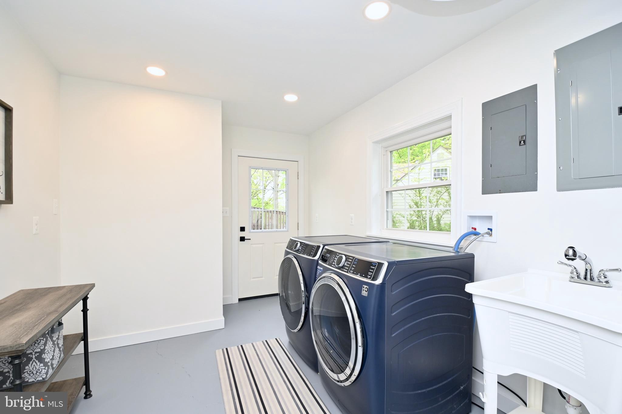 VICTORIA WOODS - Residential