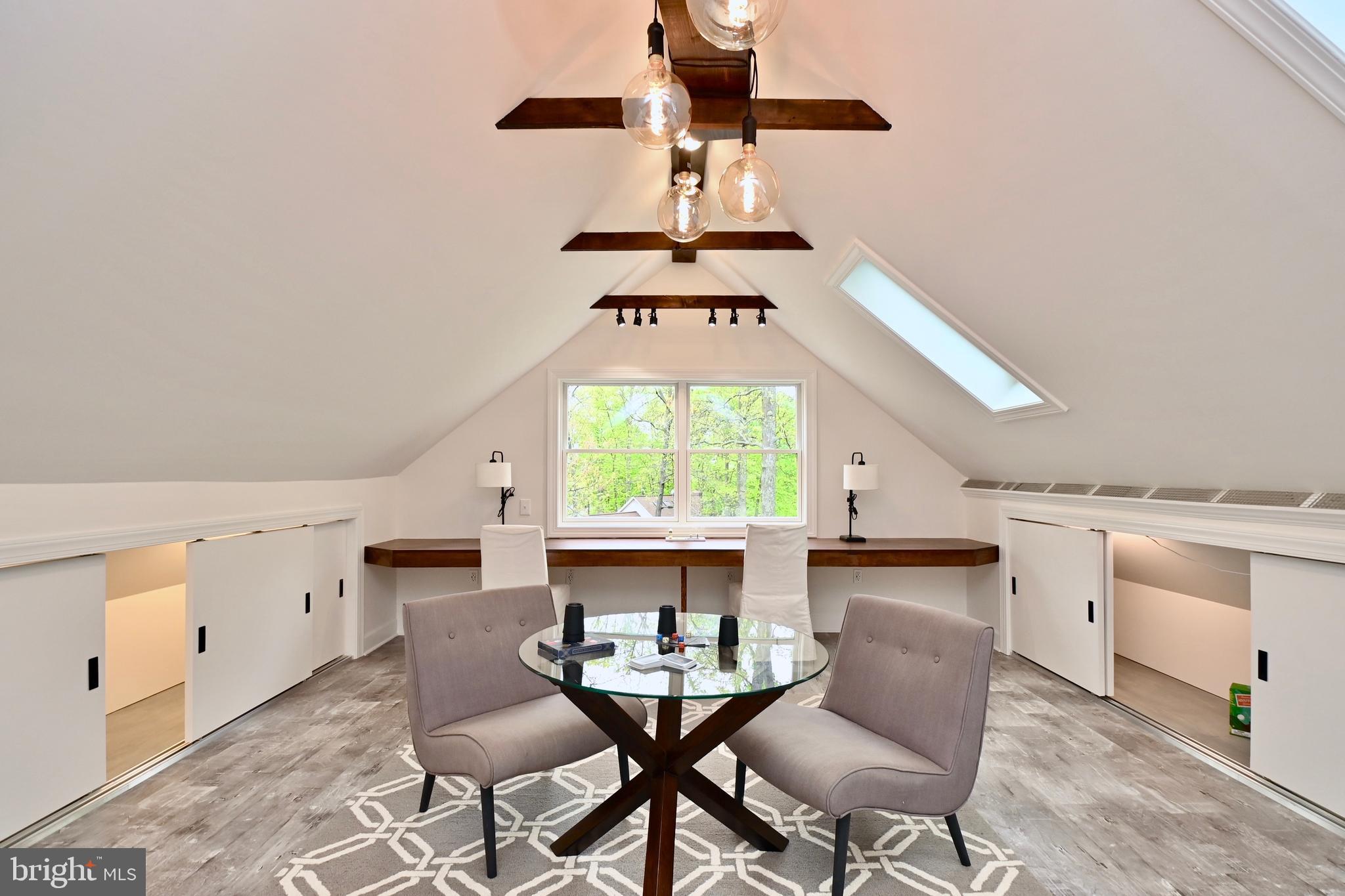 VICTORIA WOODS - Residential