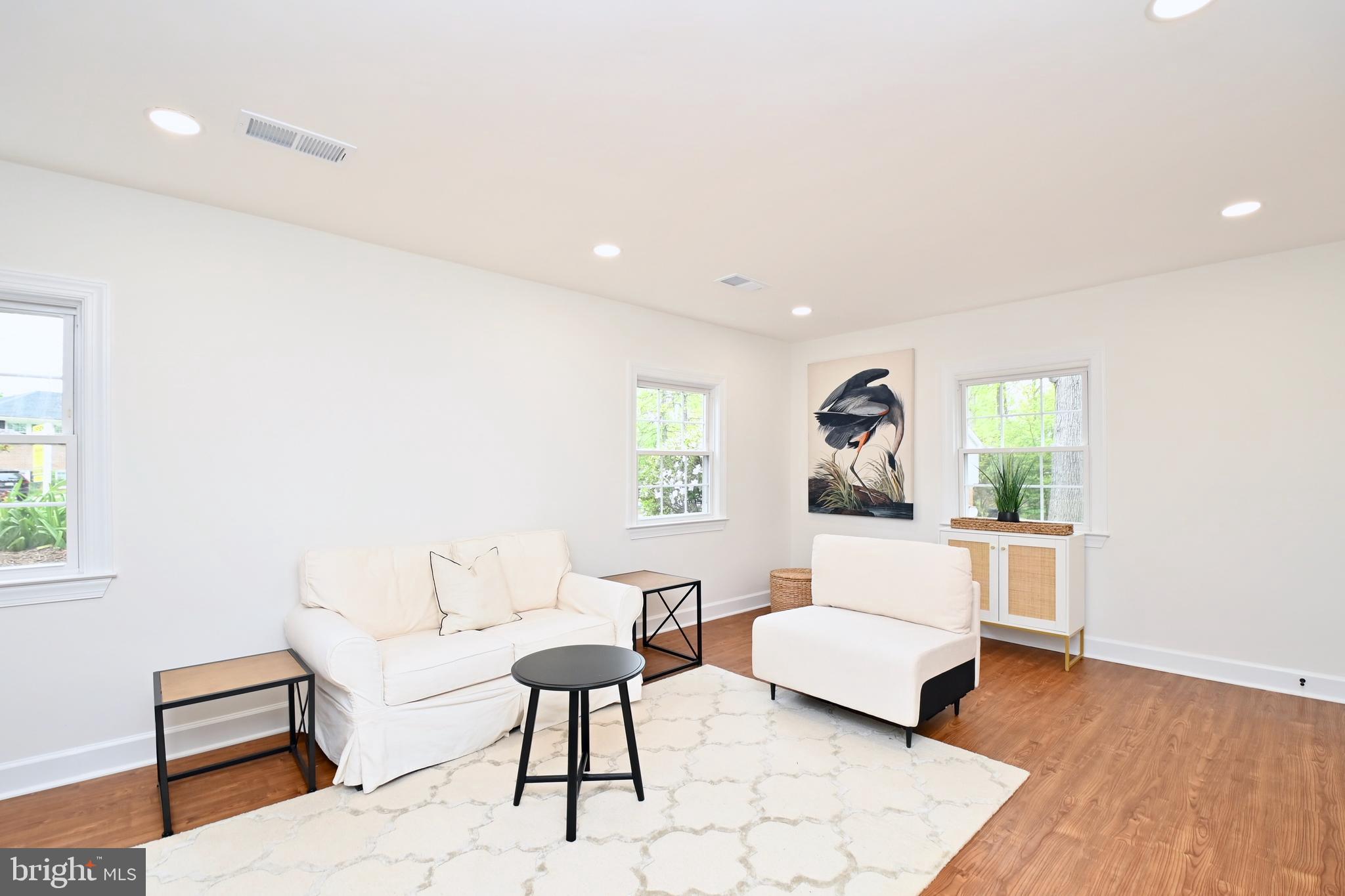 VICTORIA WOODS - Residential