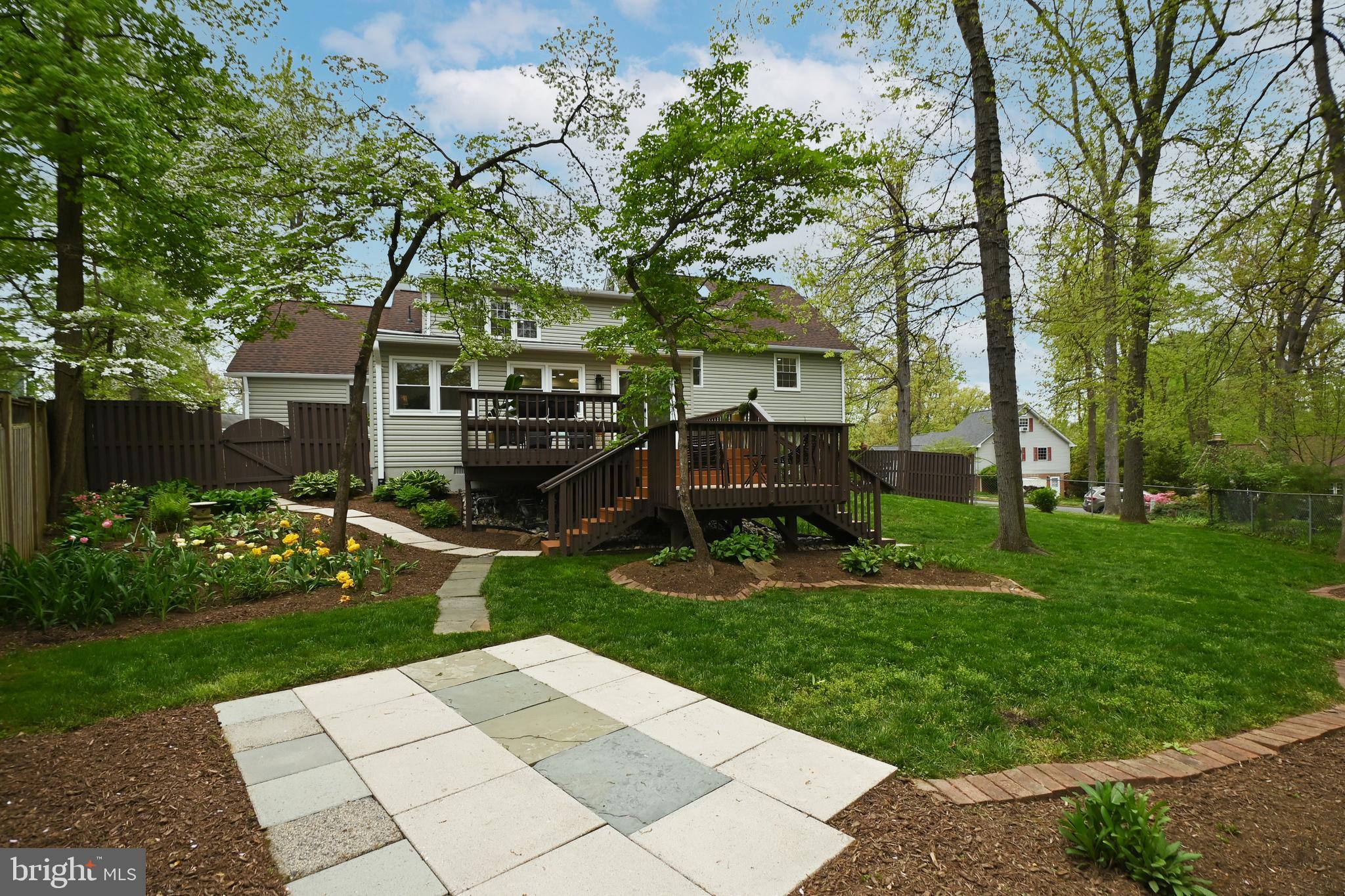 VICTORIA WOODS - Residential