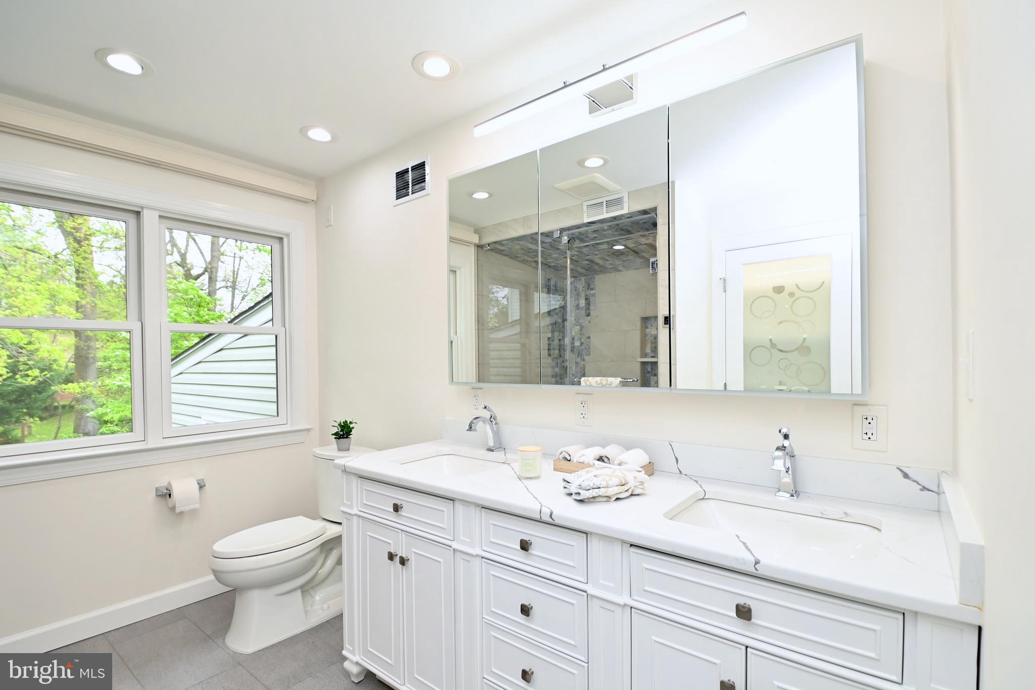 VICTORIA WOODS - Residential