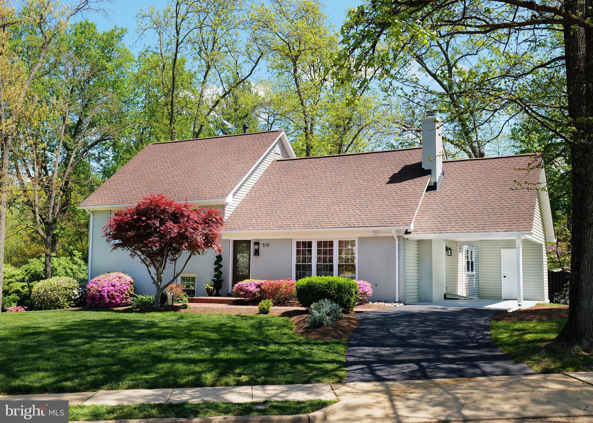 VICTORIA WOODS - Residential